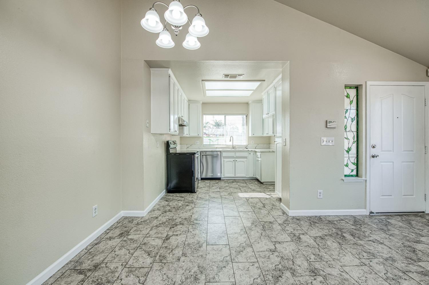 2295 N Lodi, Fresno, CA 93722