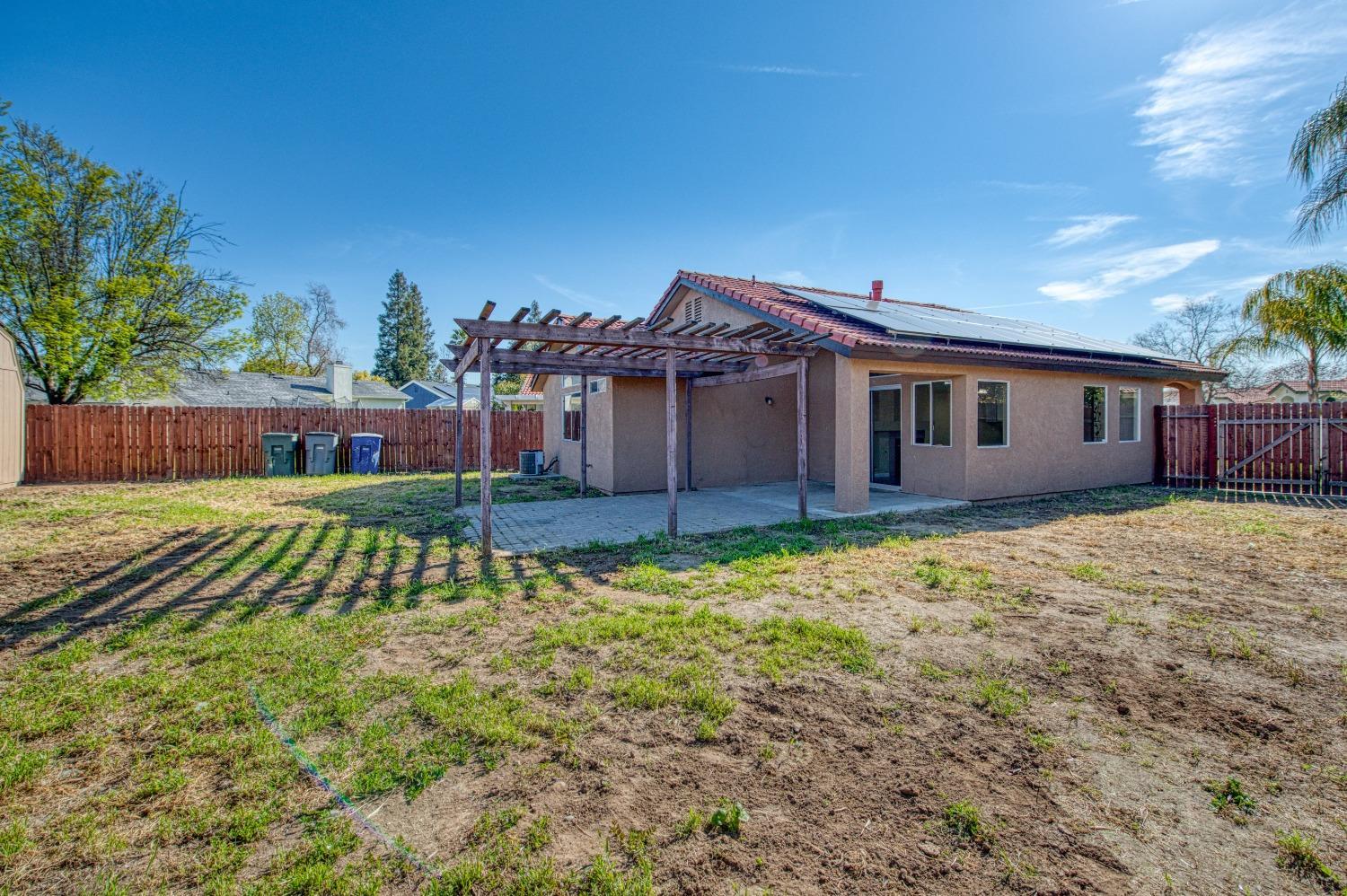 2295 N Lodi, Fresno, CA 93722
