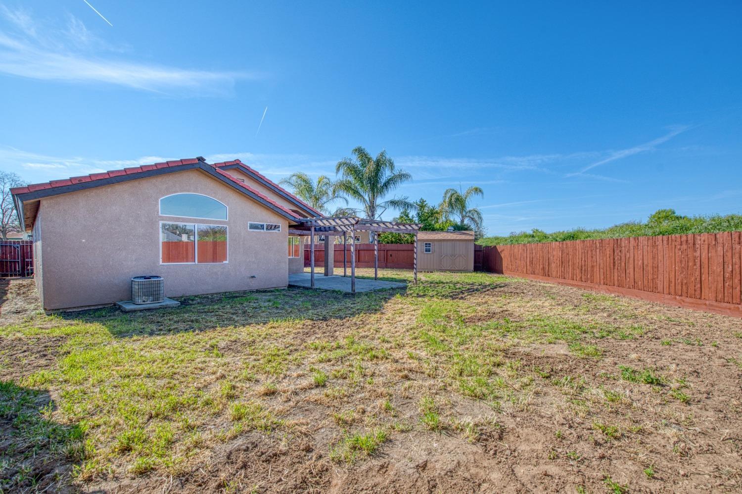 2295 N Lodi, Fresno, CA 93722