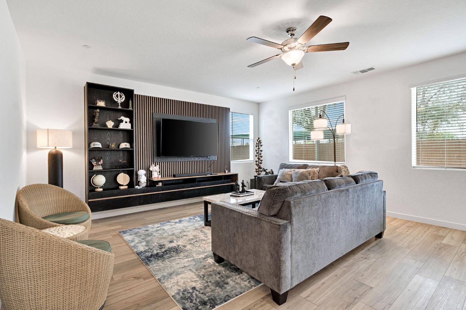 2481 N Pearwood Ave, Fresno, CA 93727