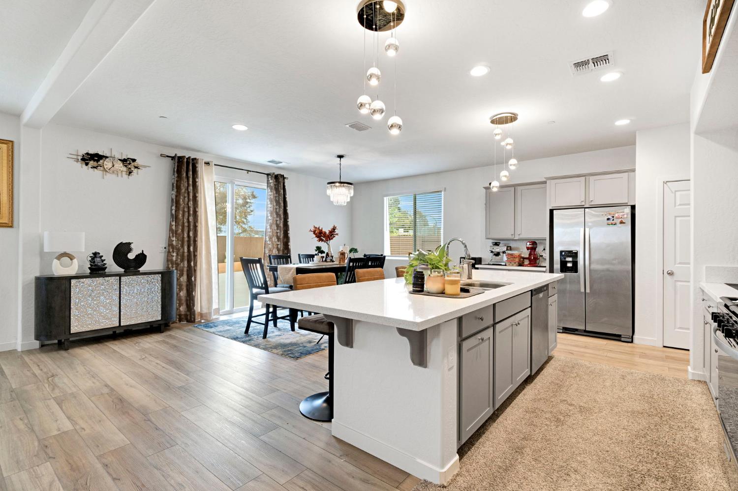 2481 N Pearwood Ave, Fresno, CA 93727