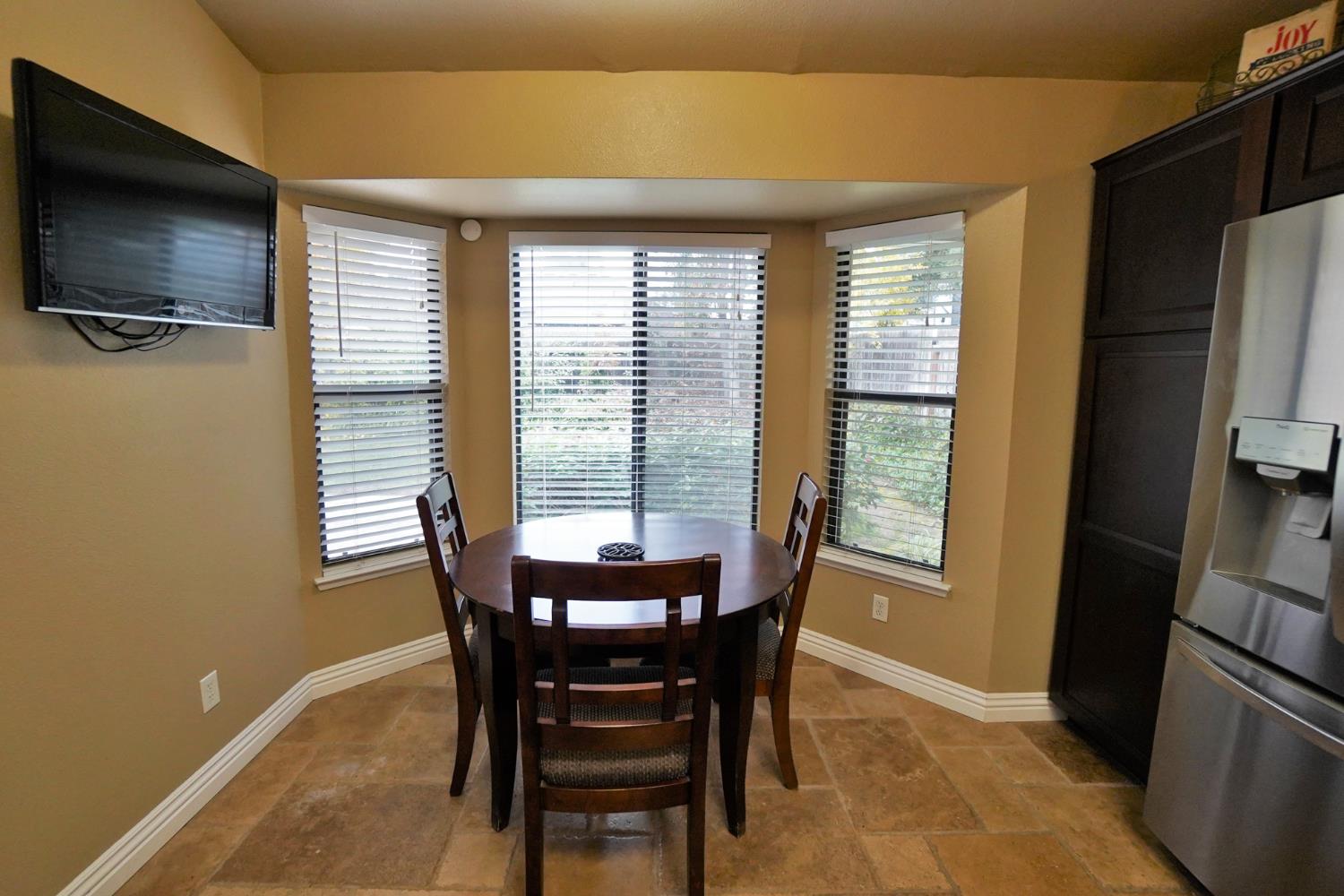 1230 W Sierra Ave, Fresno, CA 93711