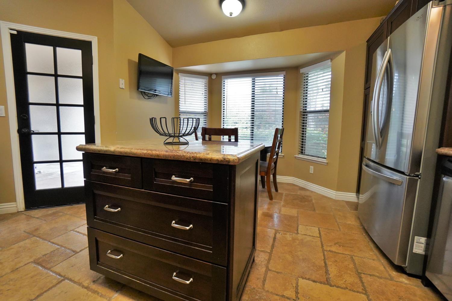 1230 W Sierra Ave, Fresno, CA 93711