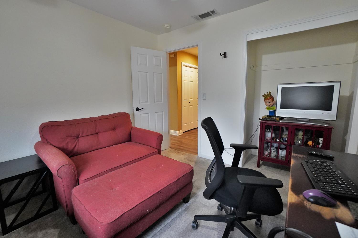 1230 W Sierra Ave, Fresno, CA 93711