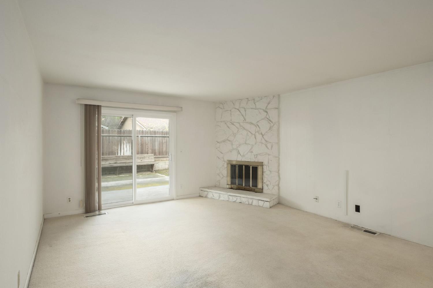 516 W Palo Alto Ave, Fresno, CA 93704