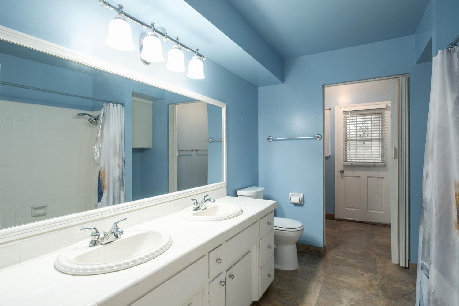 516 W Palo Alto Ave, Fresno, CA 93704