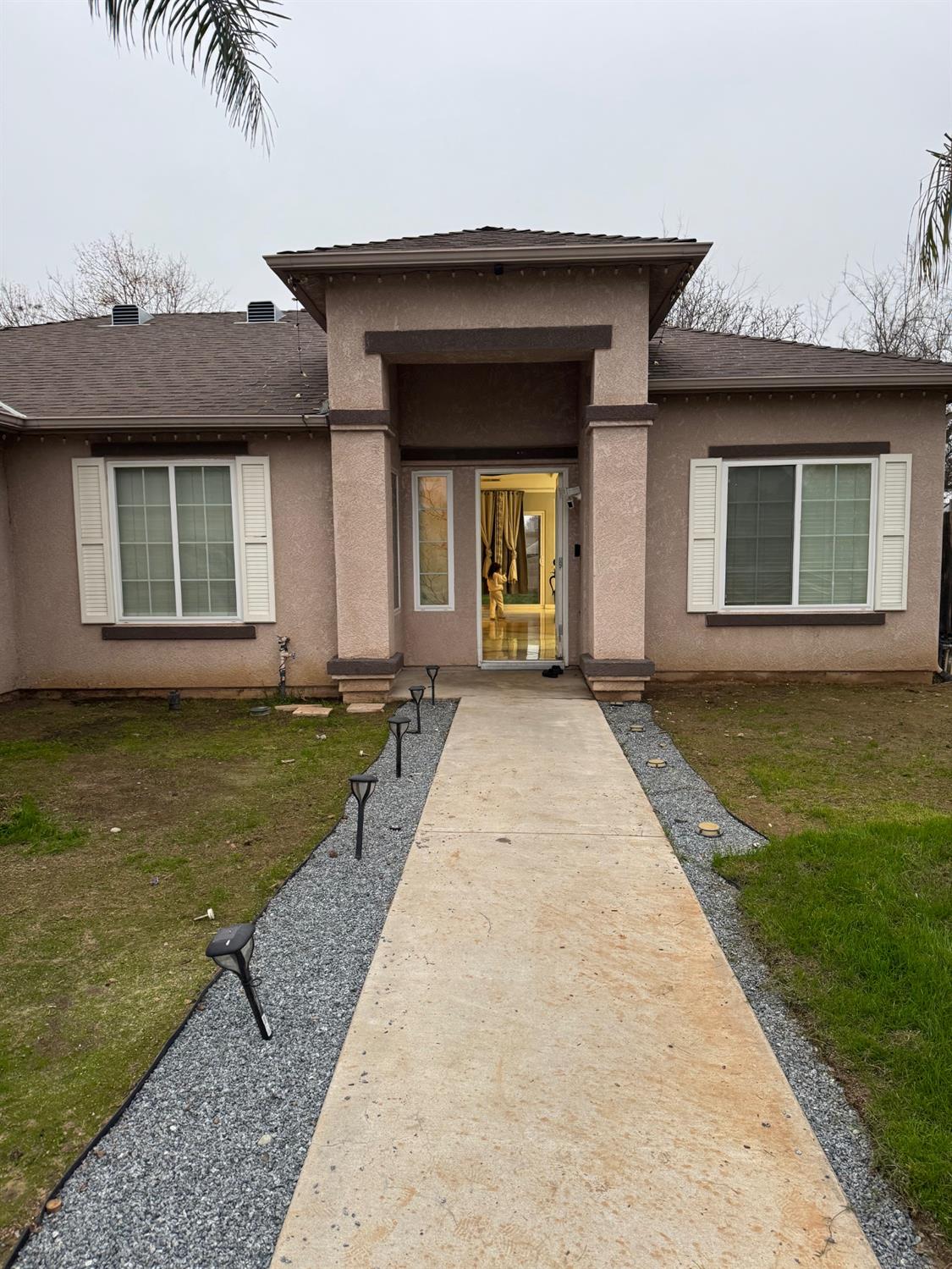 5626 W Carmen Ave, Fresno, CA 93722