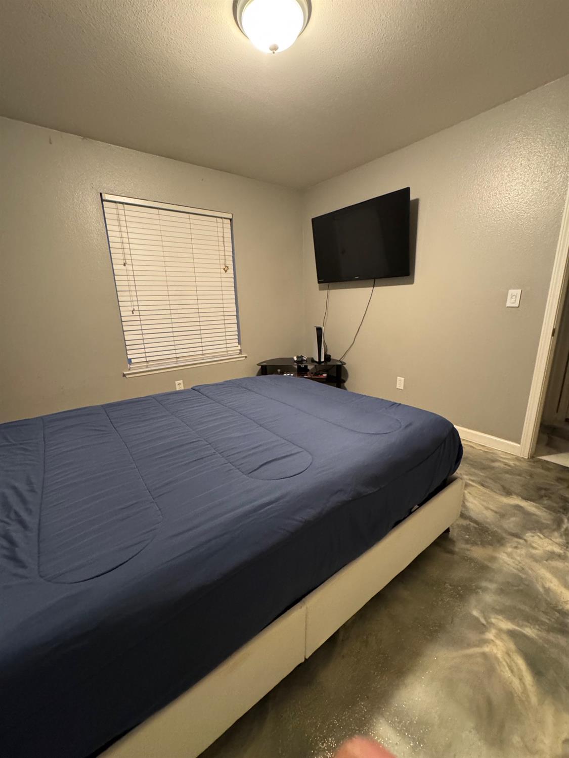 5626 W Carmen Ave, Fresno, CA 93722