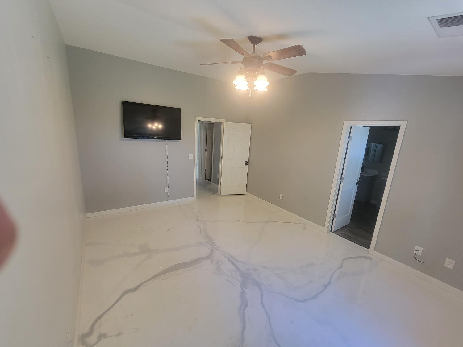 5626 W Carmen Ave, Fresno, CA 93722