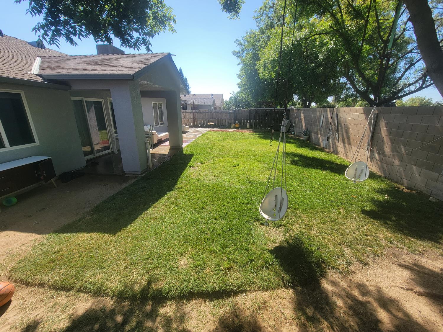 5626 W Carmen Ave, Fresno, CA 93722