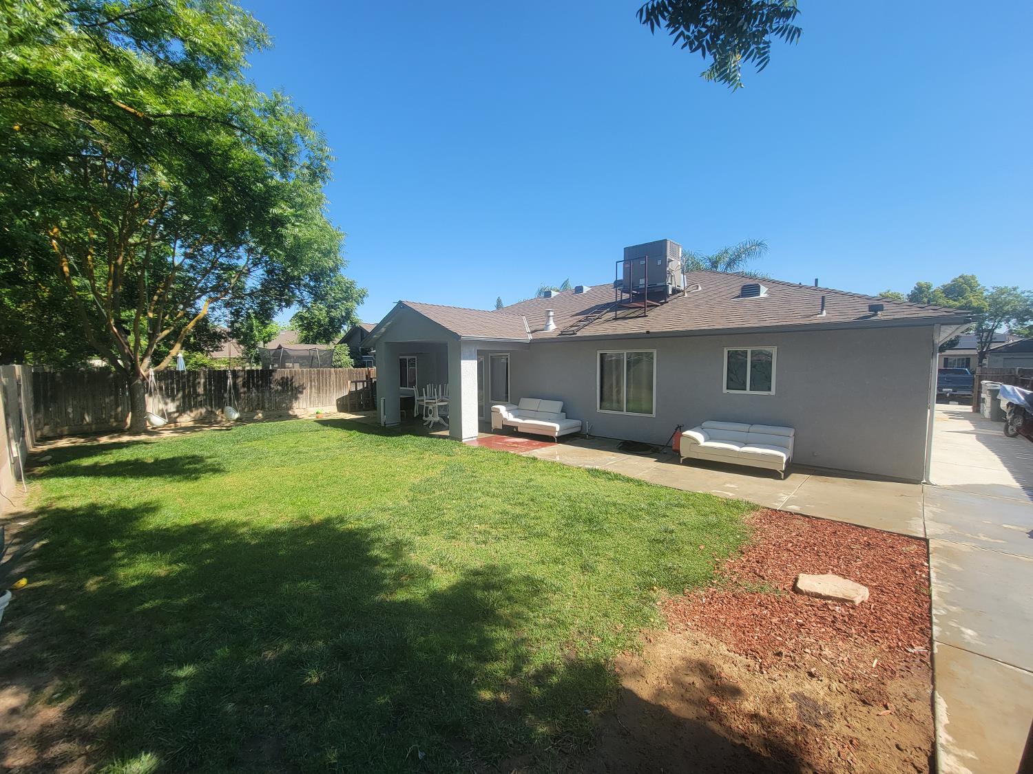 5626 W Carmen Ave, Fresno, CA 93722