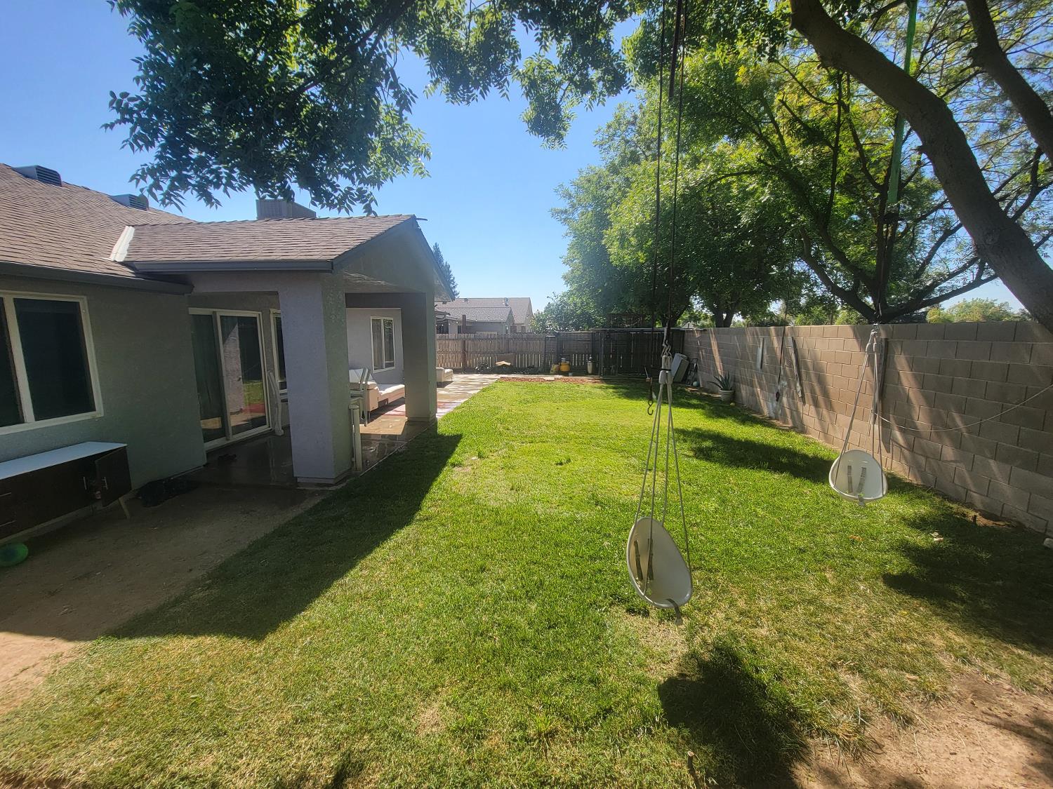5626 W Carmen Ave, Fresno, CA 93722
