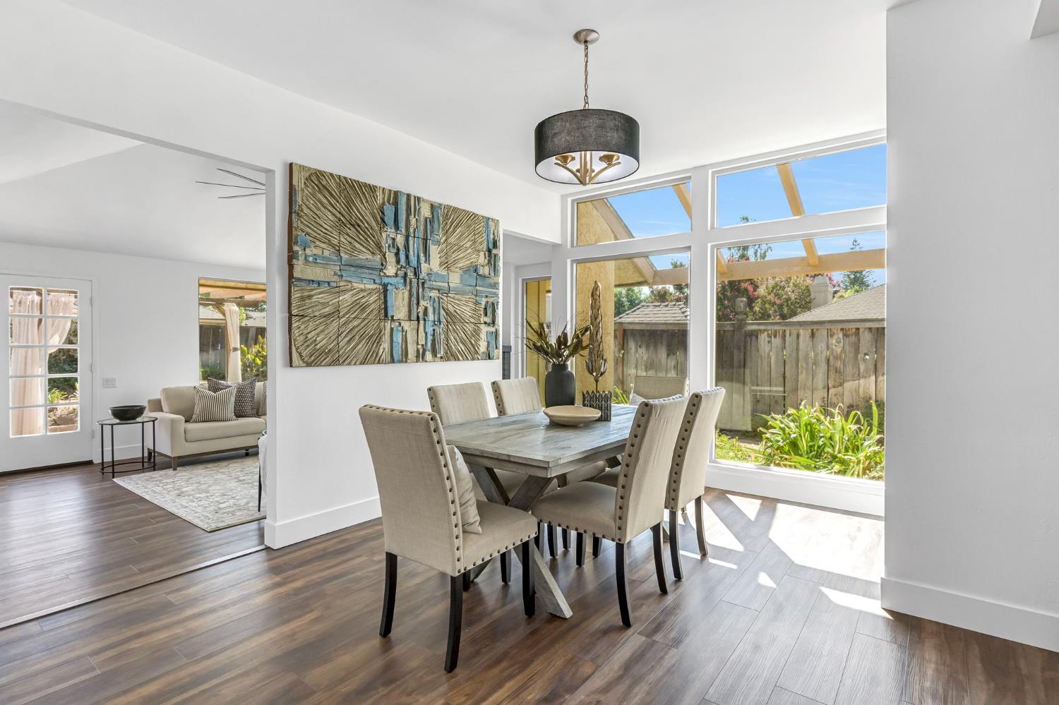 1041 W Sierra Ave, Fresno, CA 93711