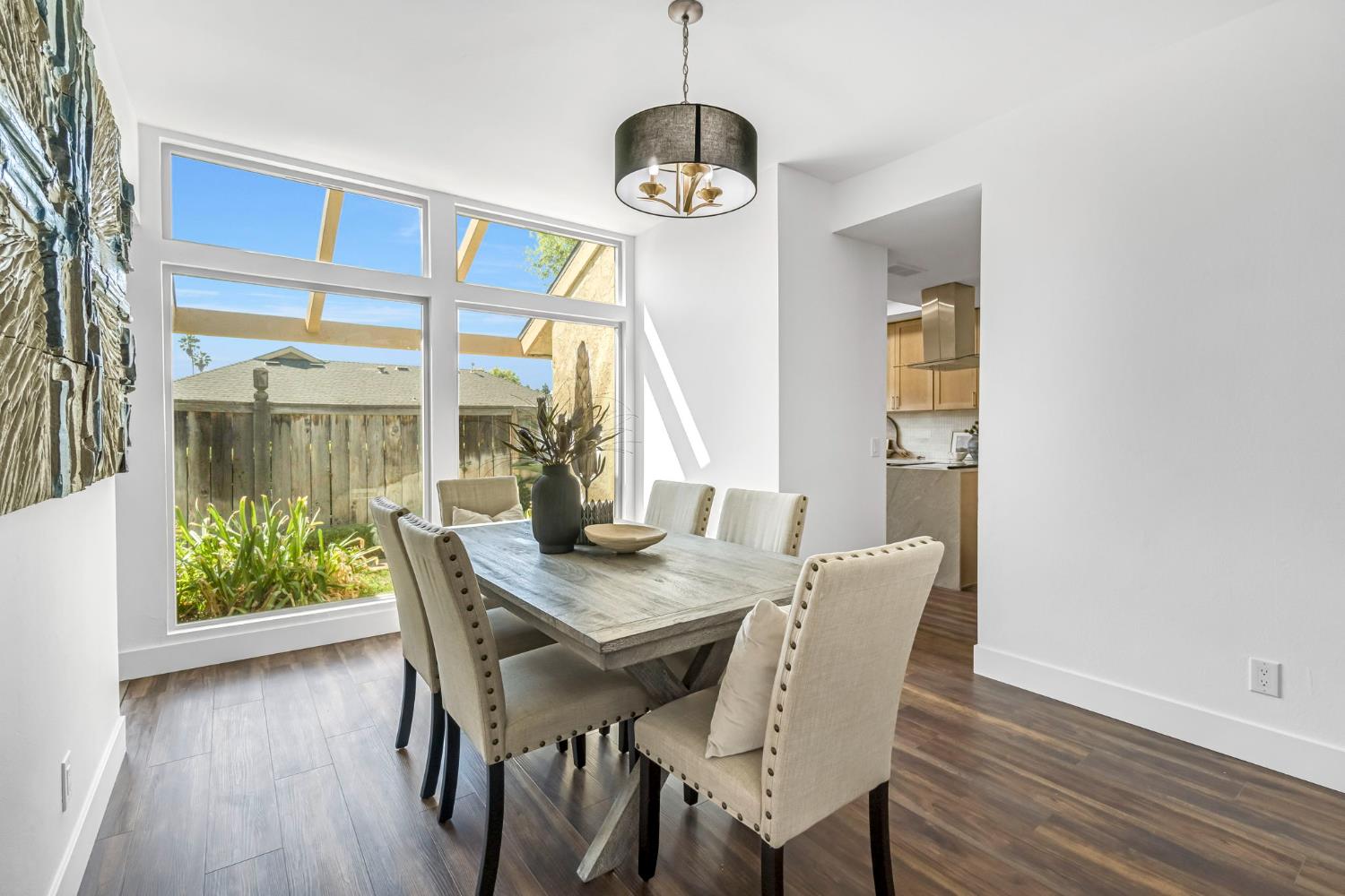 1041 W Sierra Ave, Fresno, CA 93711