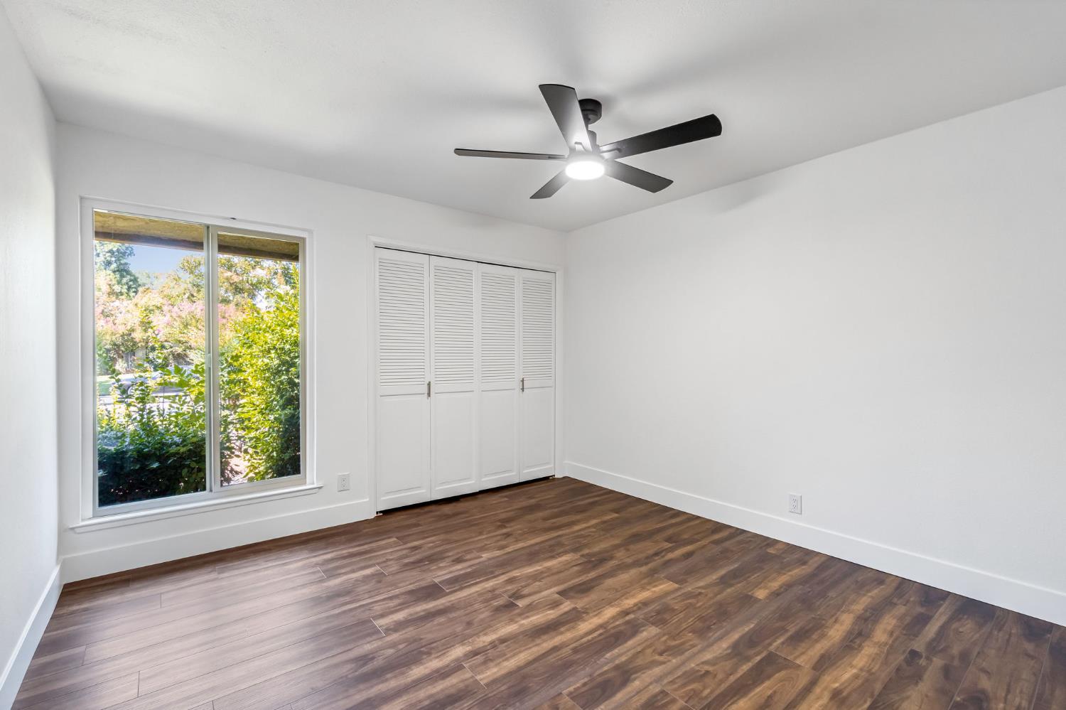 1041 W Sierra Ave, Fresno, CA 93711