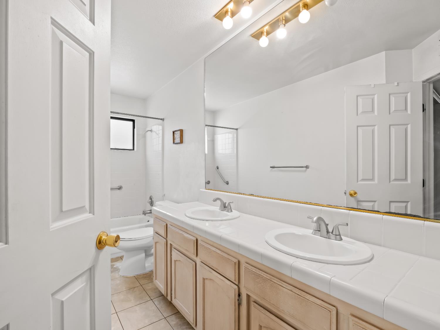 5109 W Menlo Ave, Fresno, CA 93722