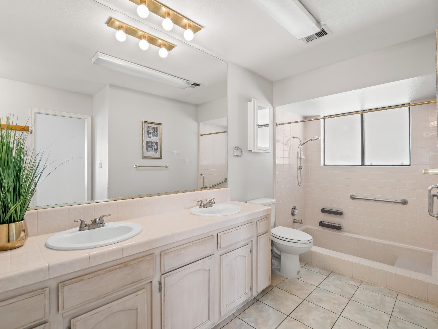 5109 W Menlo Ave, Fresno, CA 93722