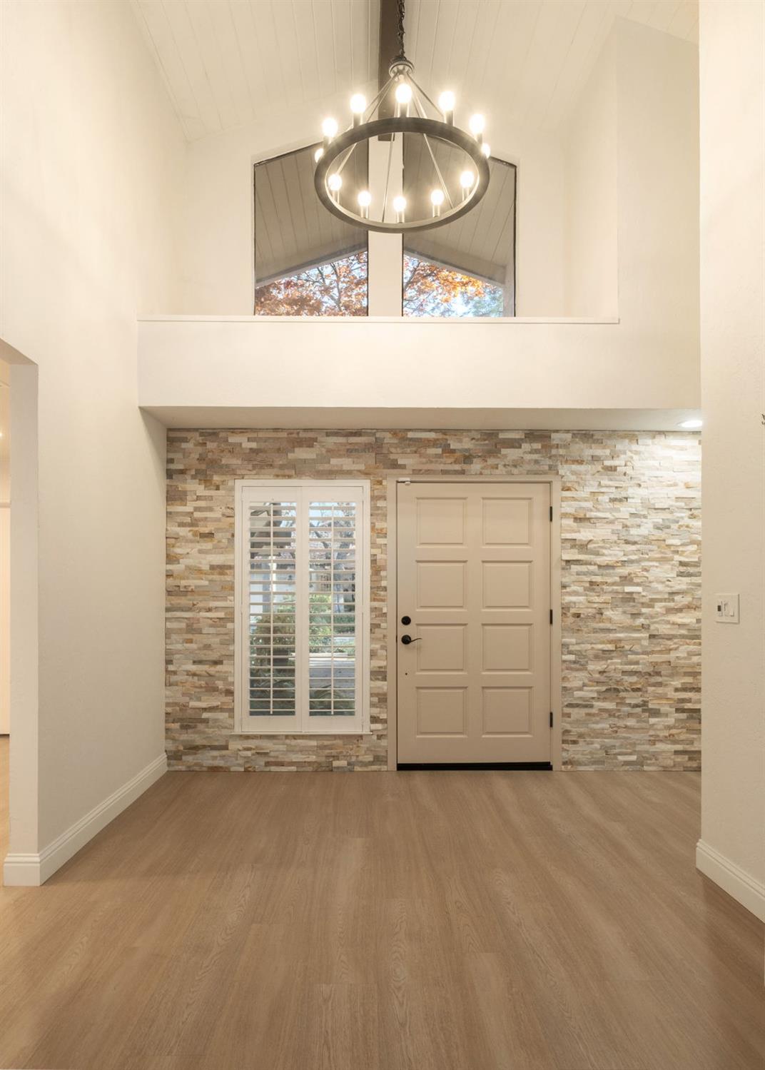 5554 N El Adobe Dr N, Fresno, CA 93711