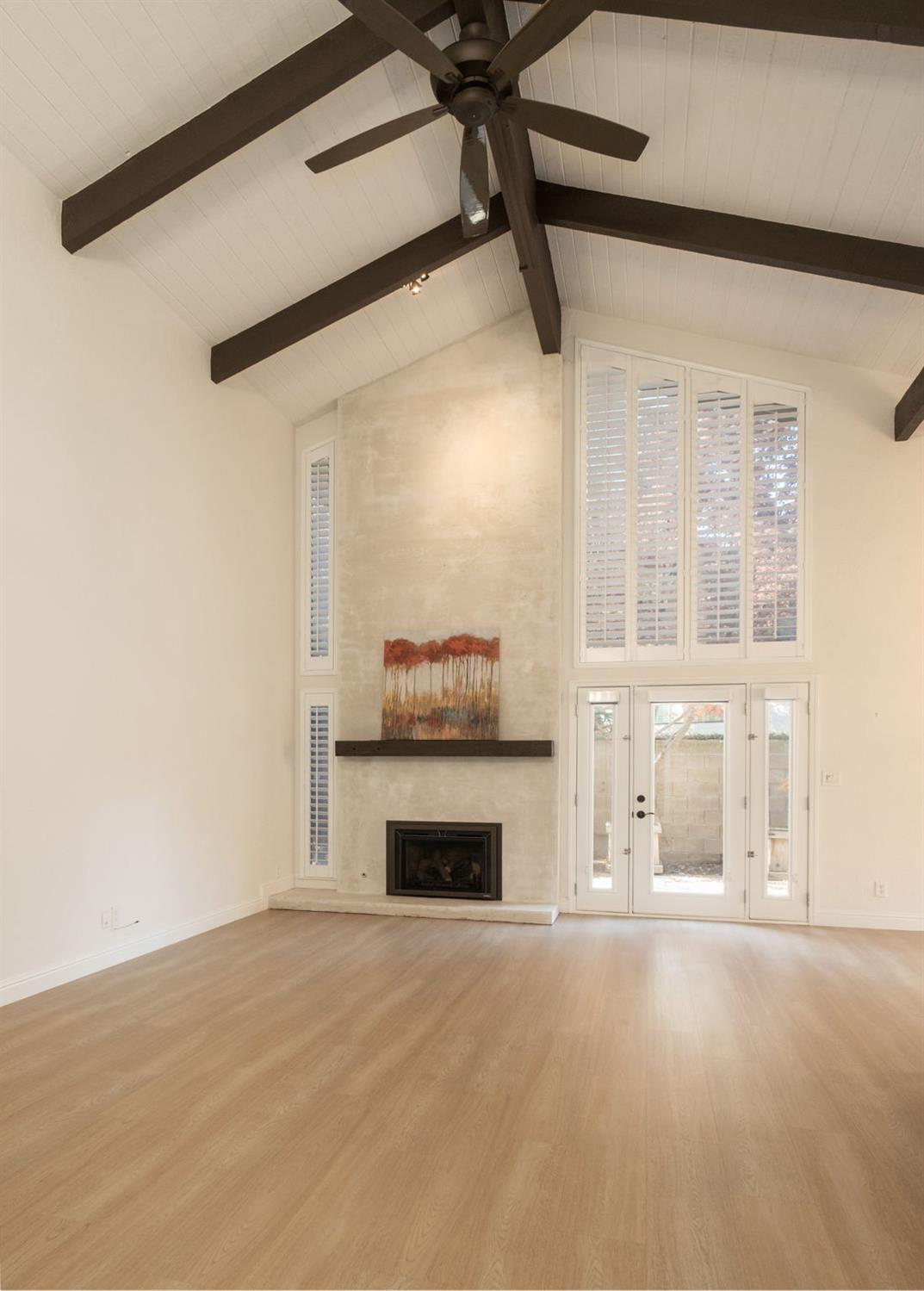 5554 N El Adobe Dr N, Fresno, CA 93711