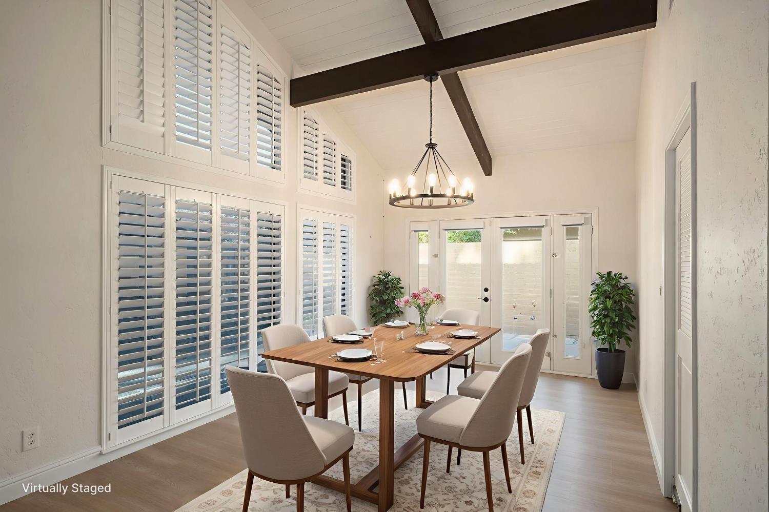 5554 N El Adobe Dr N, Fresno, CA 93711