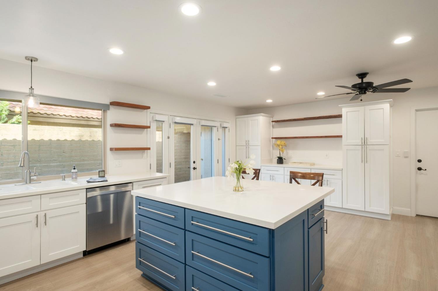 5554 N El Adobe Dr N, Fresno, CA 93711