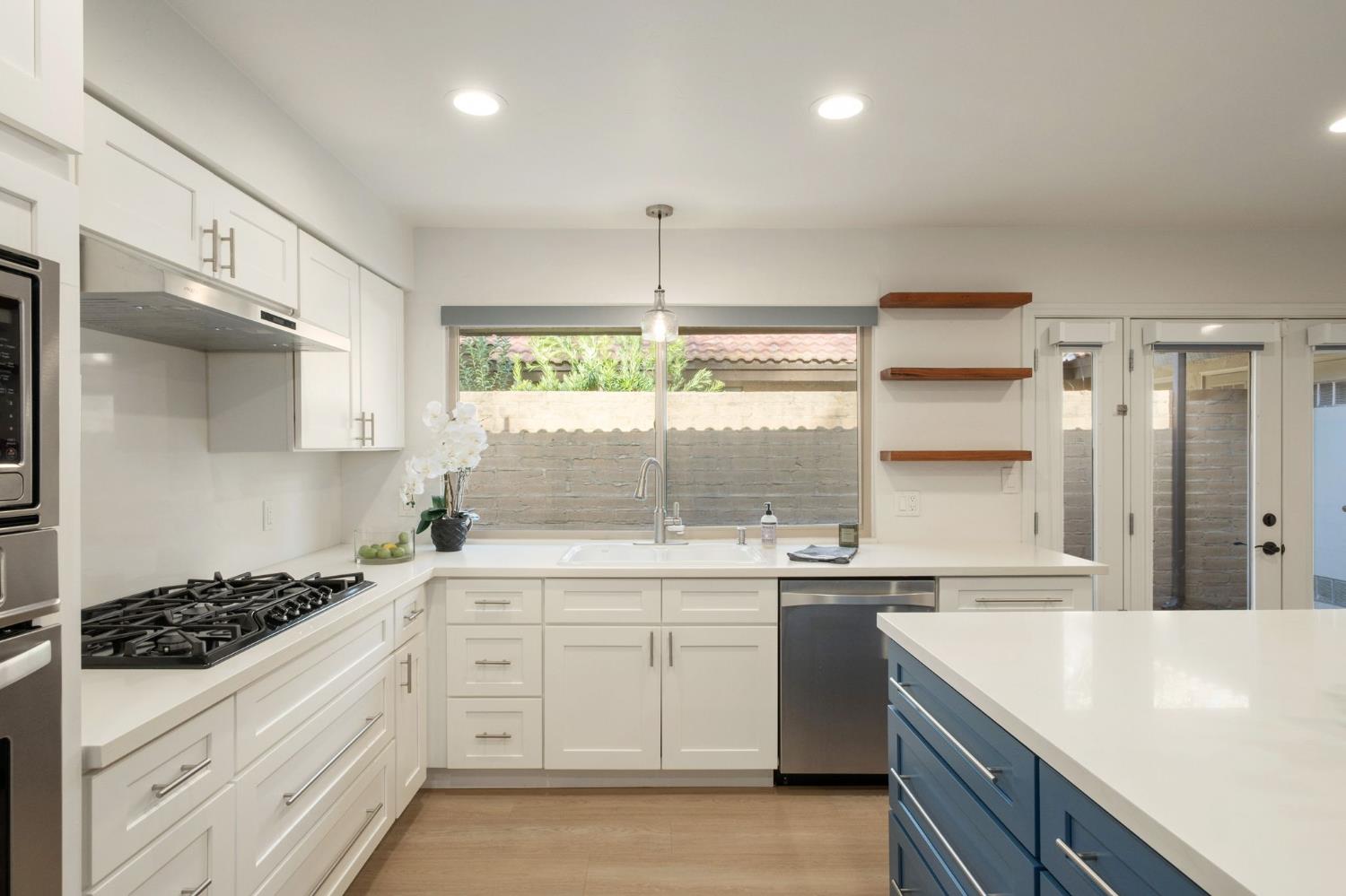 5554 N El Adobe Dr N, Fresno, CA 93711