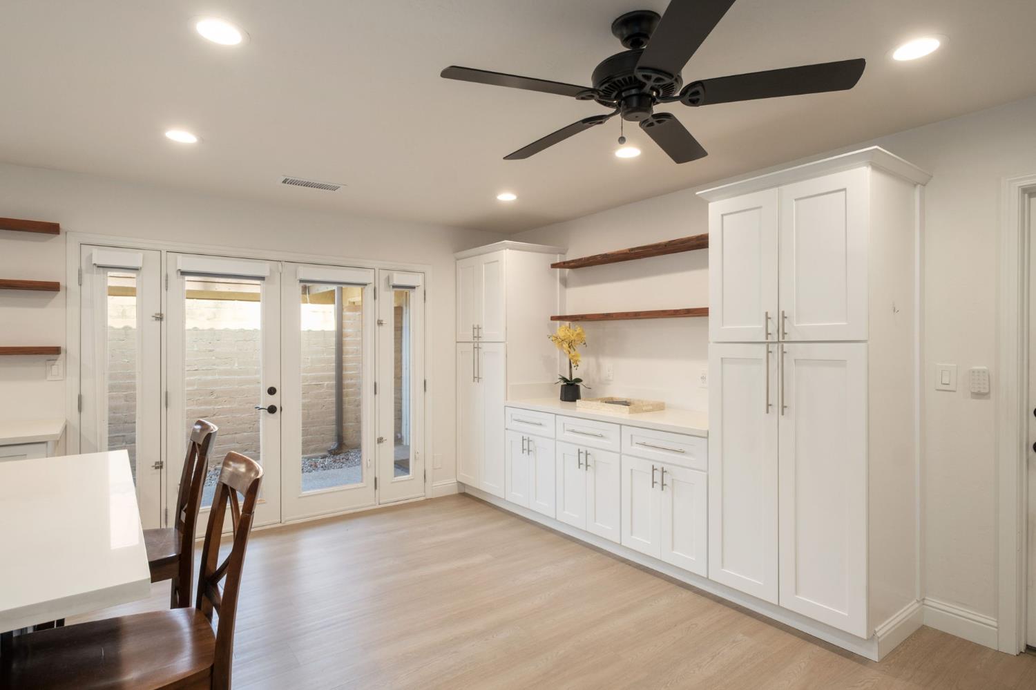 5554 N El Adobe Dr N, Fresno, CA 93711