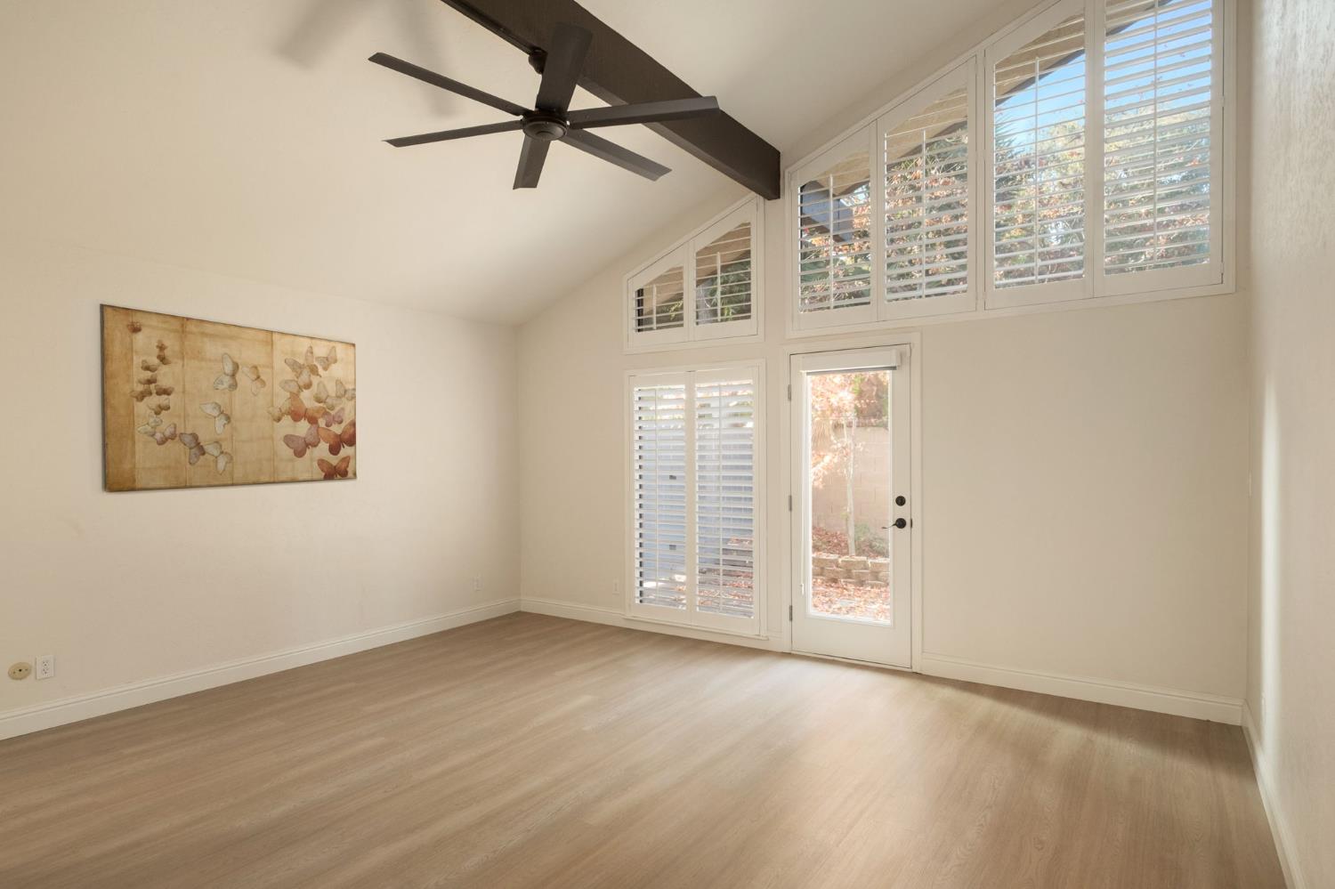 5554 N El Adobe Dr N, Fresno, CA 93711