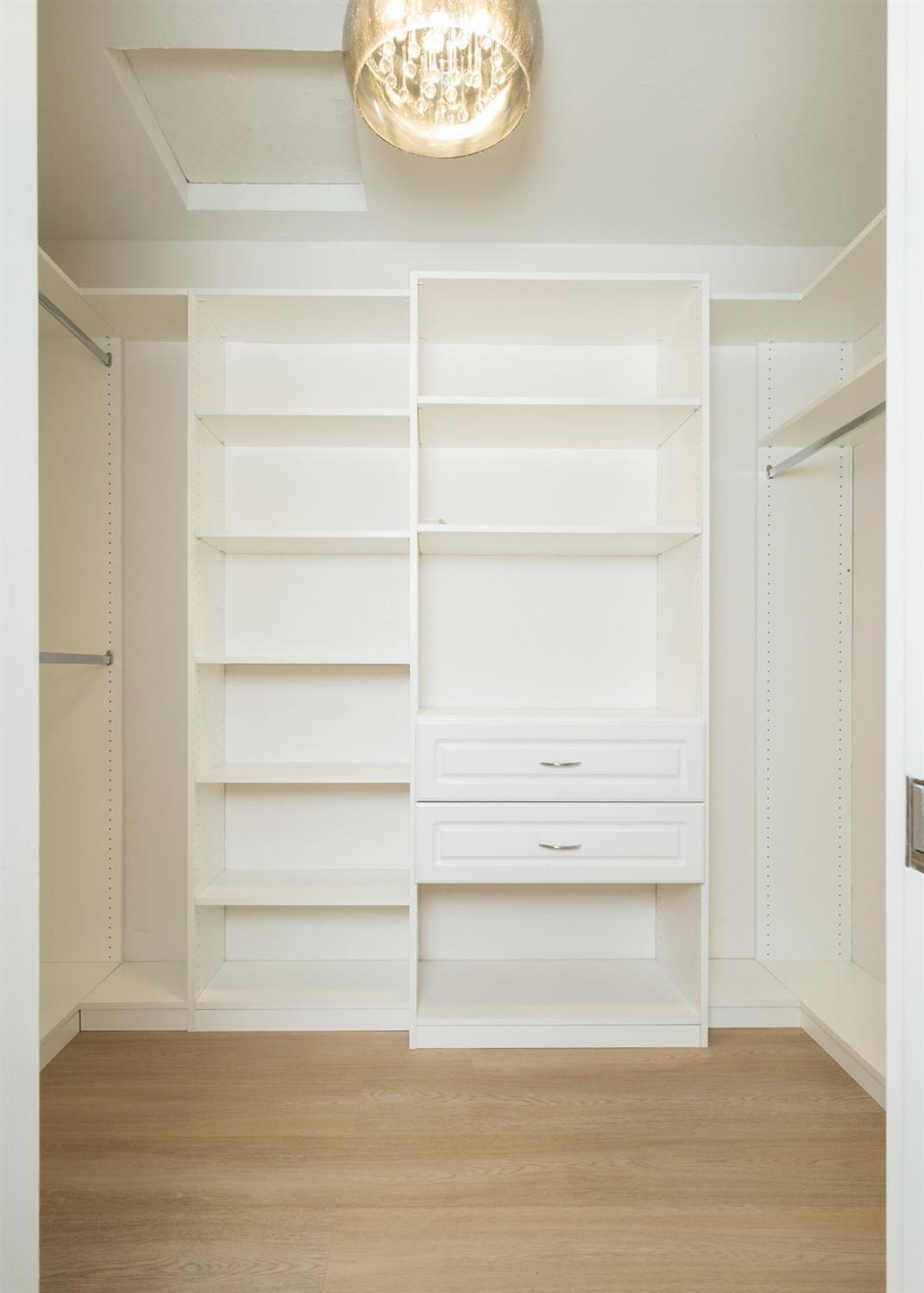 5554 N El Adobe Dr N, Fresno, CA 93711