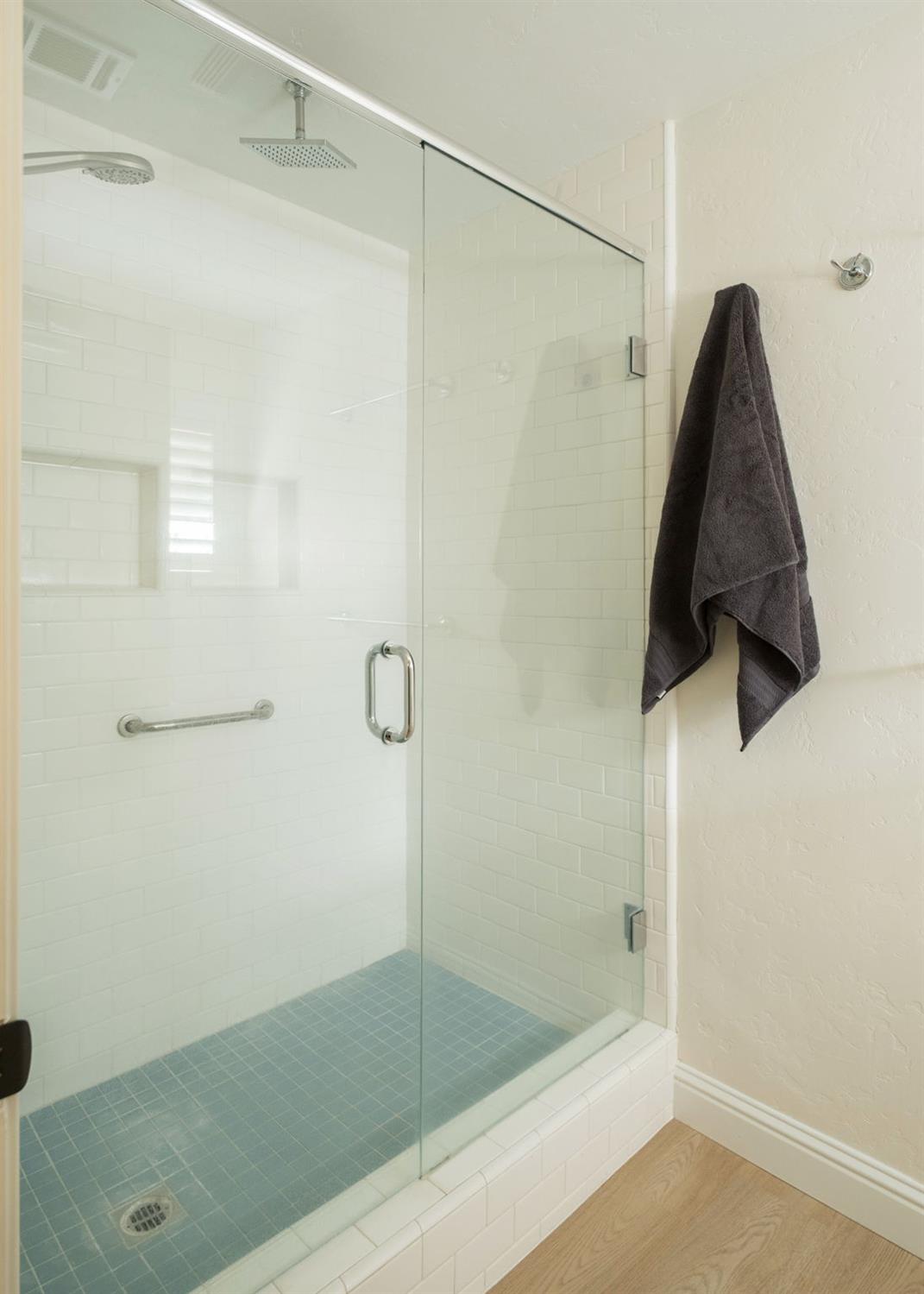 5554 N El Adobe Dr N, Fresno, CA 93711