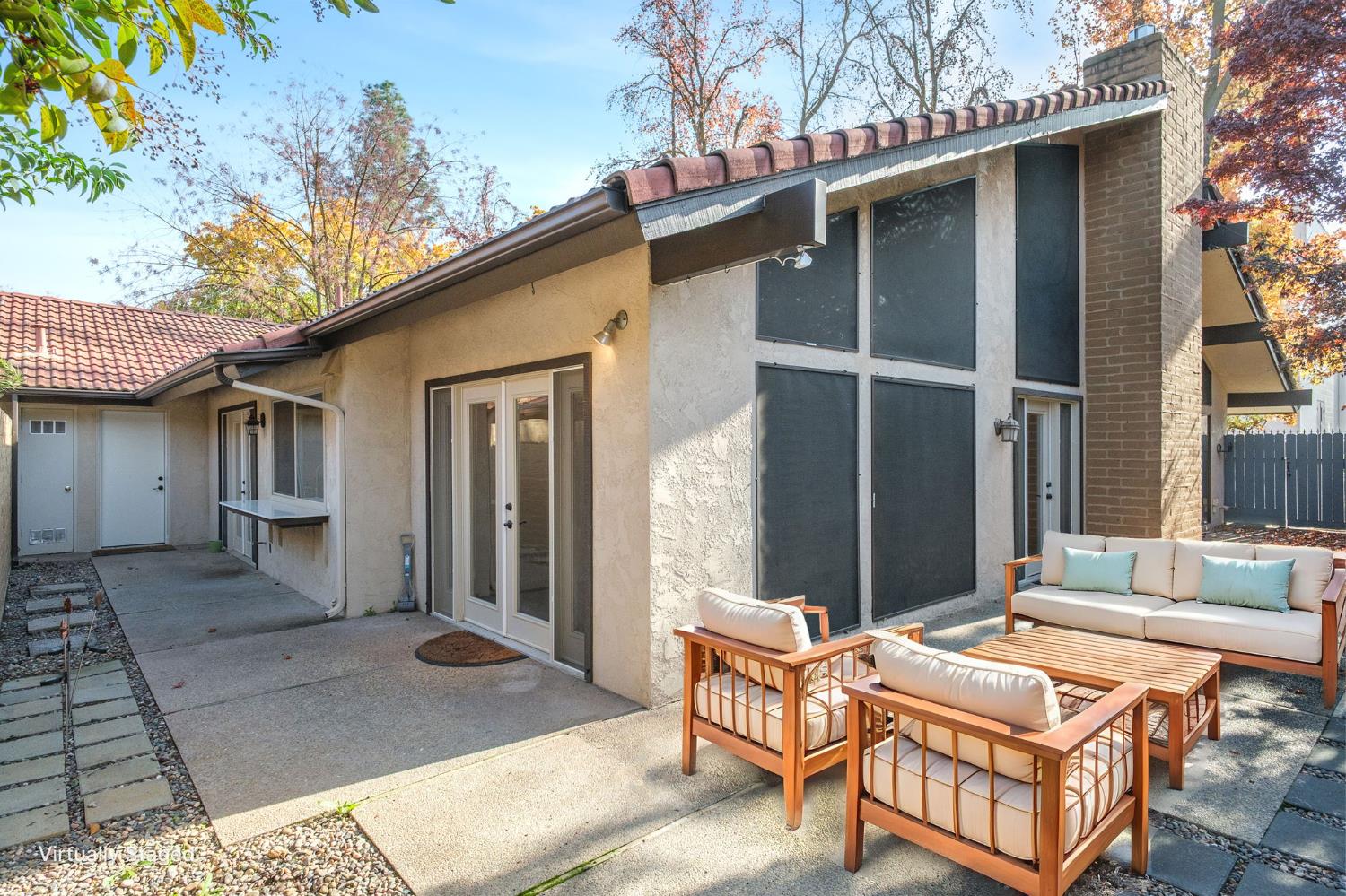 5554 N El Adobe Dr N, Fresno, CA 93711