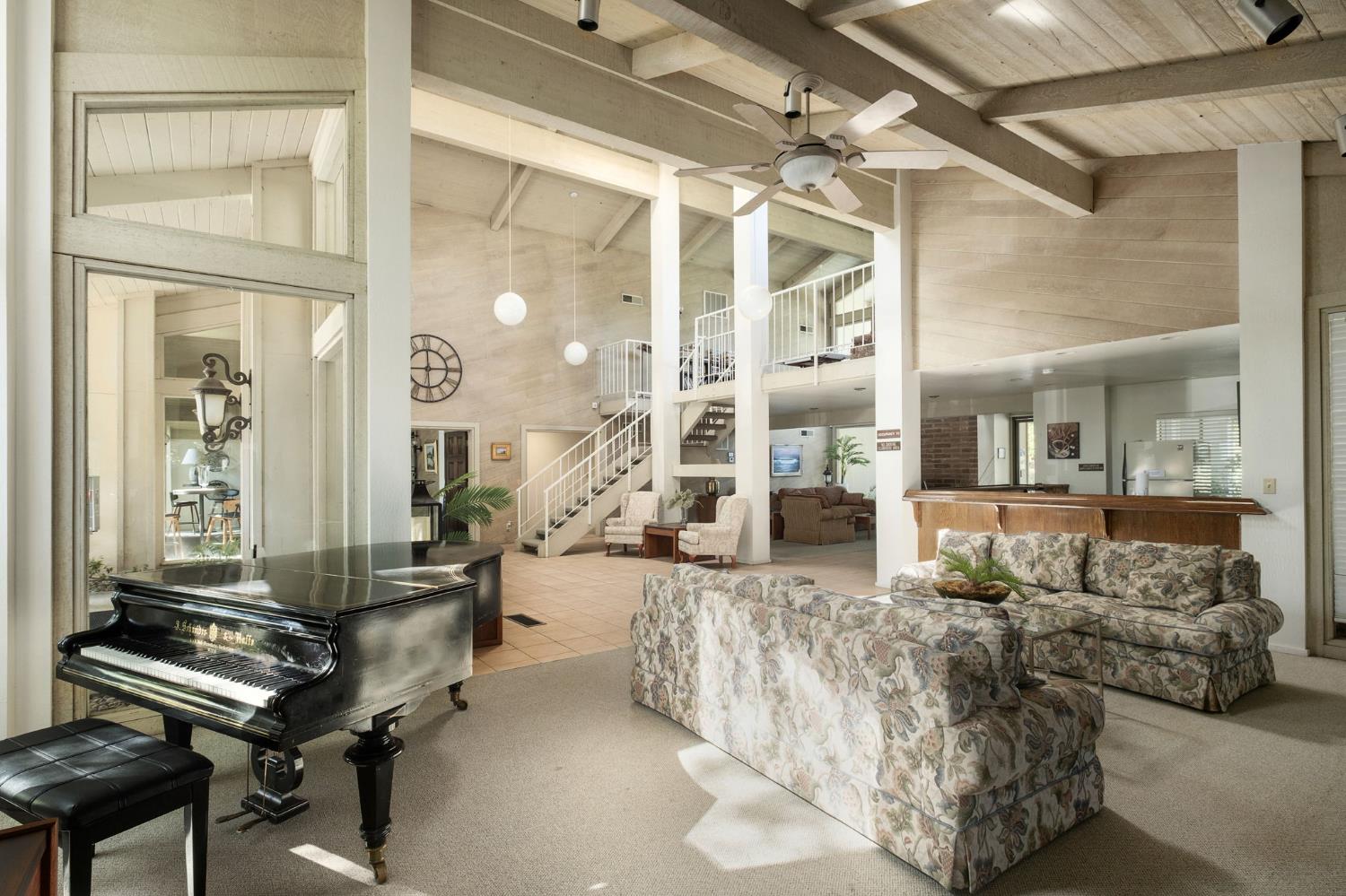 5554 N El Adobe Dr N, Fresno, CA 93711