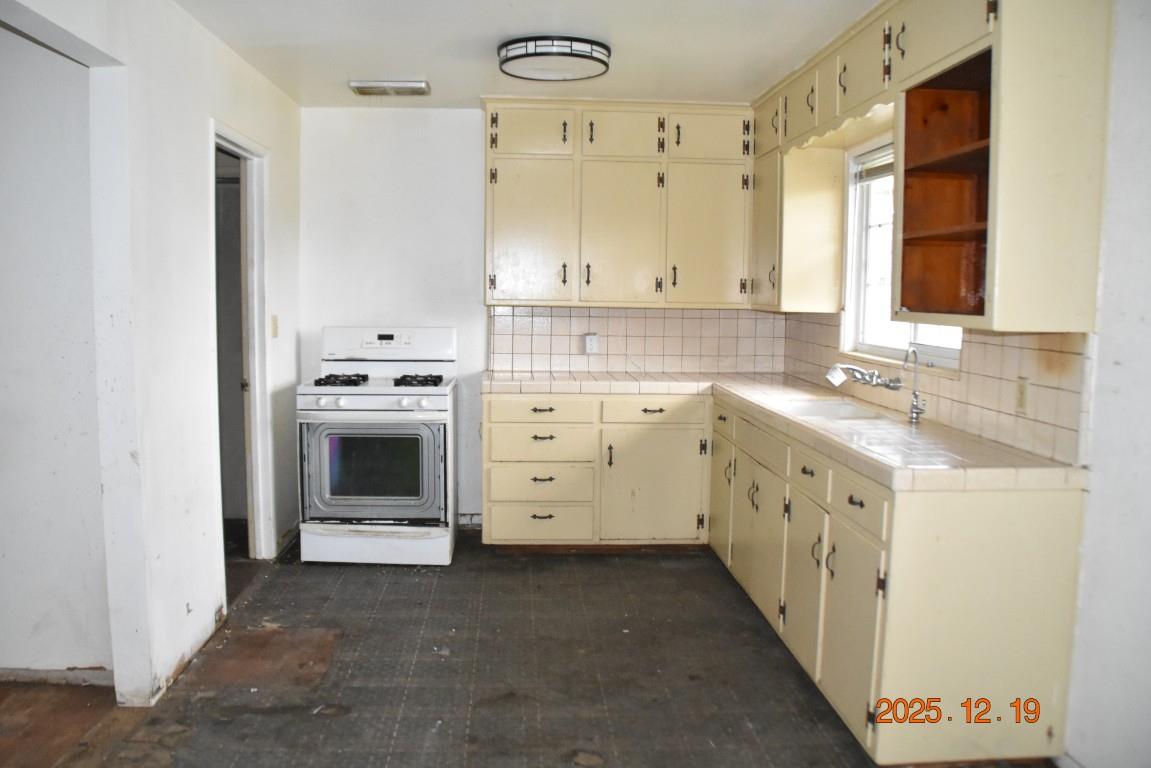 4115 E Dayton Ave, Fresno, CA 93726