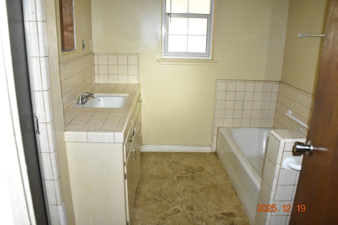 4115 E Dayton Ave, Fresno, CA 93726