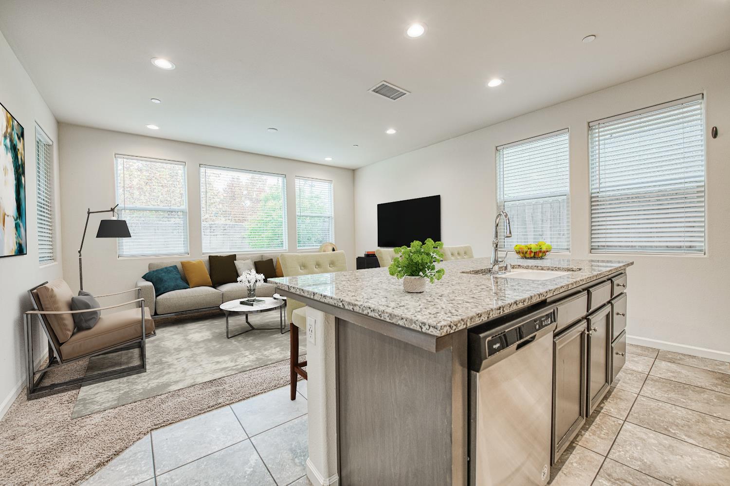 5450 W Santa Barbara Dr, Fresno, CA 93722