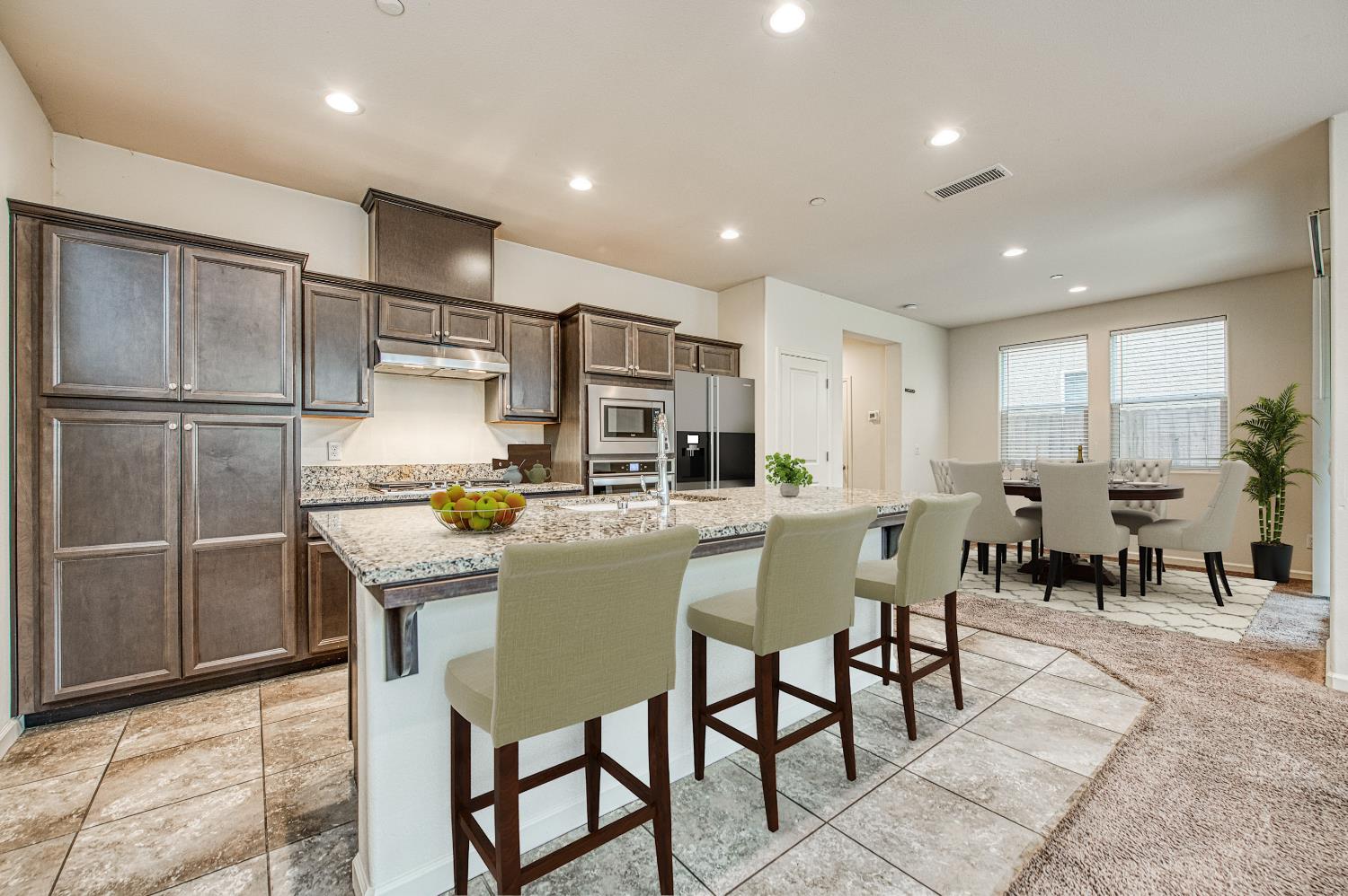 5450 W Santa Barbara Dr, Fresno, CA 93722