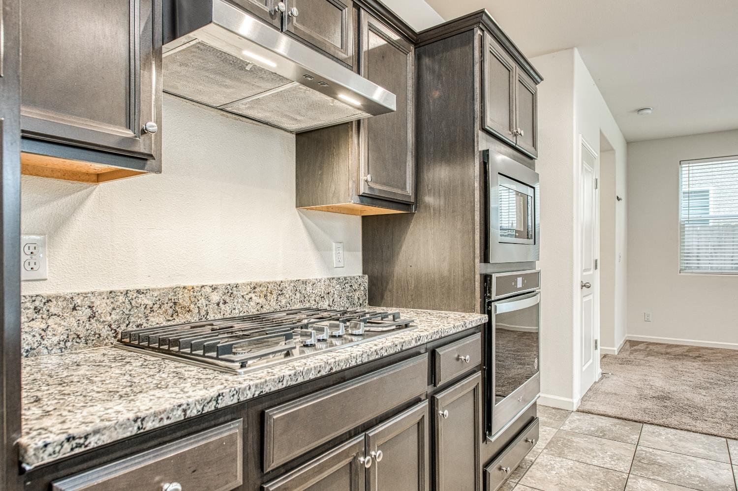 5450 W Santa Barbara Dr, Fresno, CA 93722