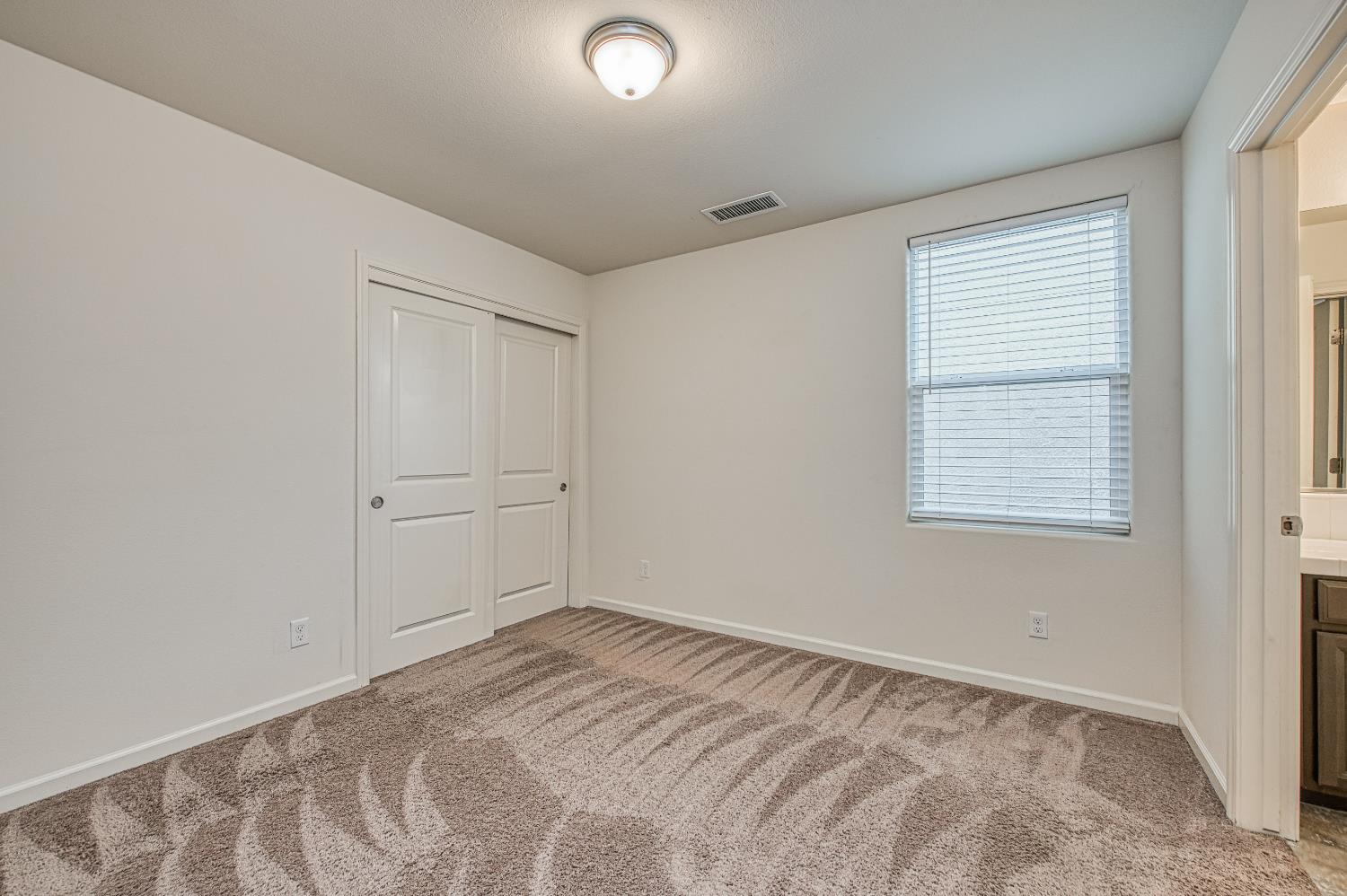 5450 W Santa Barbara Dr, Fresno, CA 93722