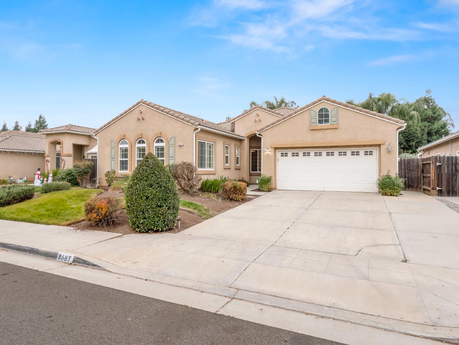 8683 N Richelle Ave, Fresno, CA 93720