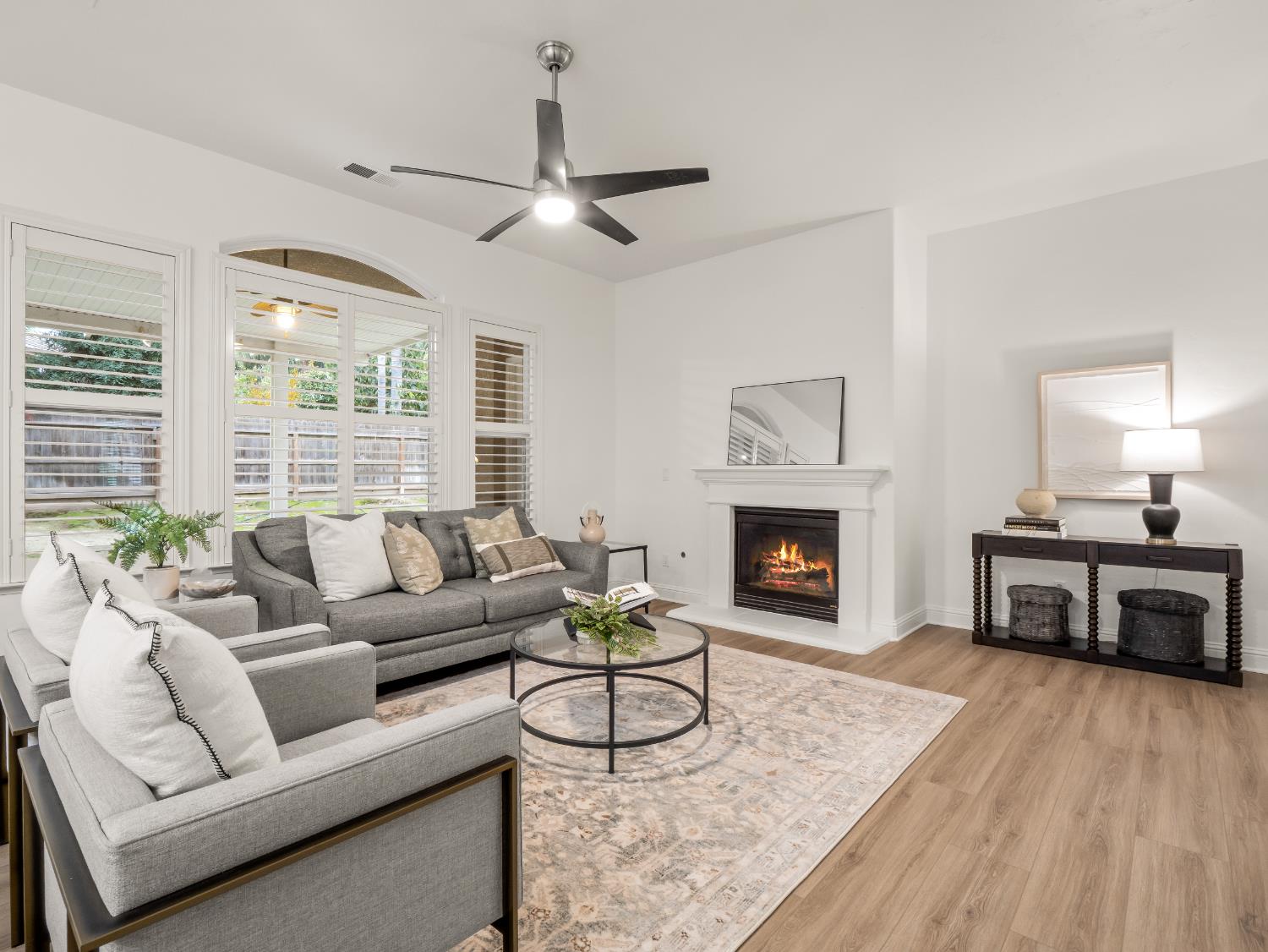 8683 N Richelle Ave, Fresno, CA 93720