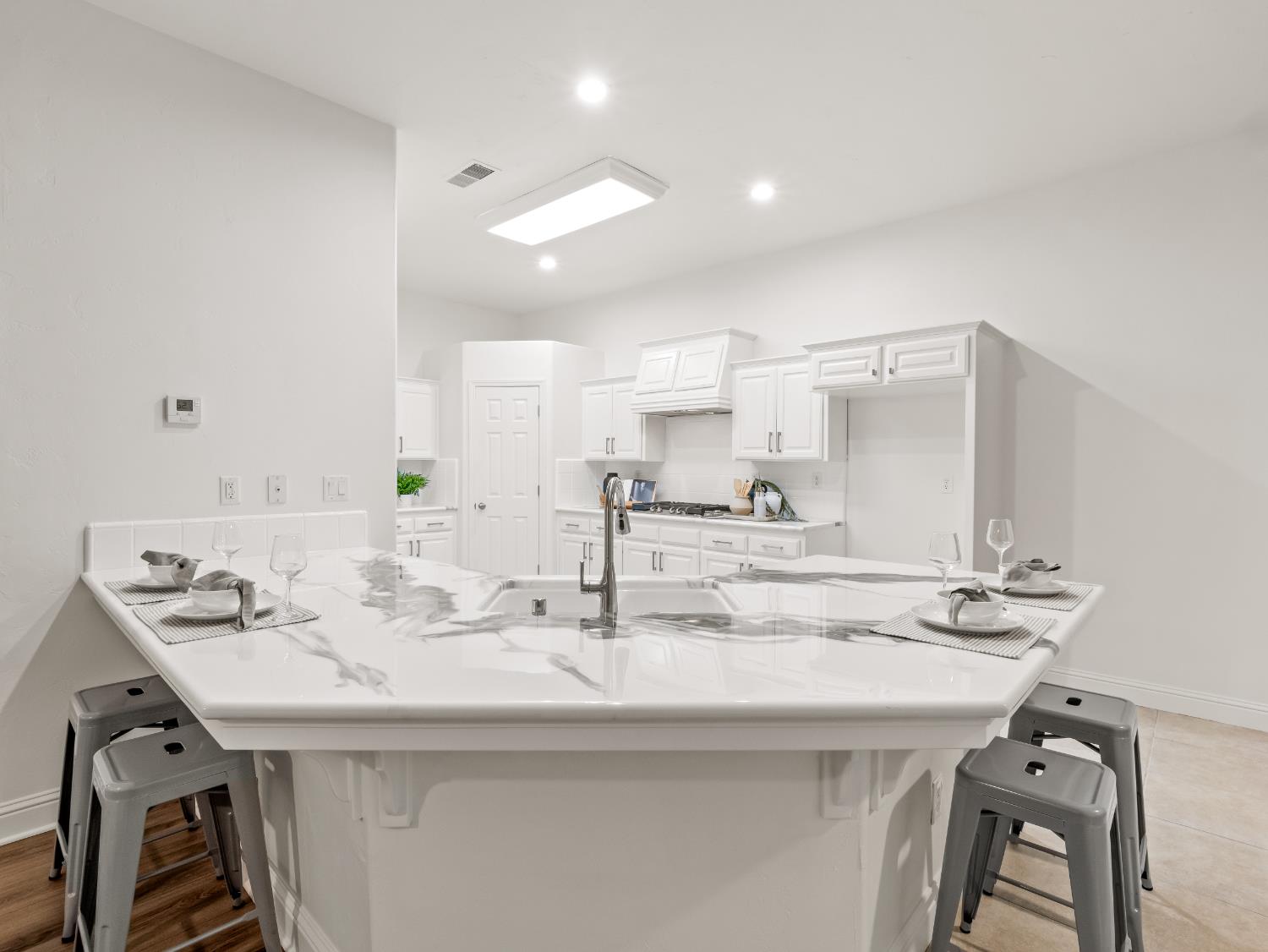 8683 N Richelle Ave, Fresno, CA 93720