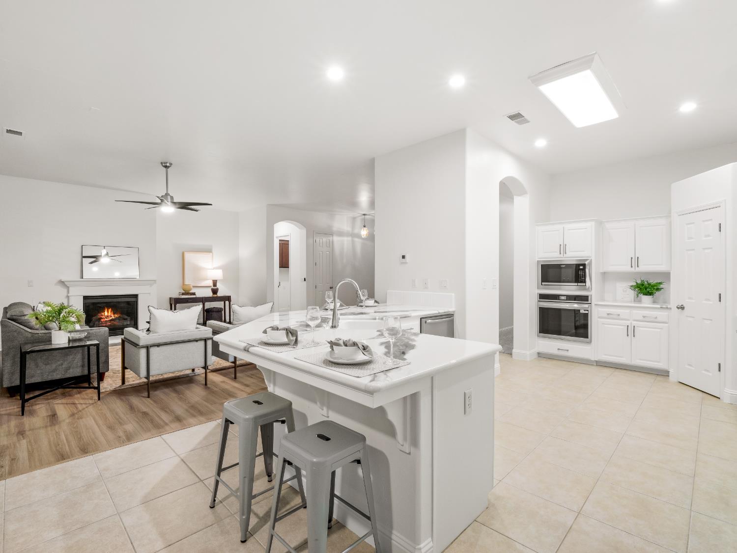 8683 N Richelle Ave, Fresno, CA 93720