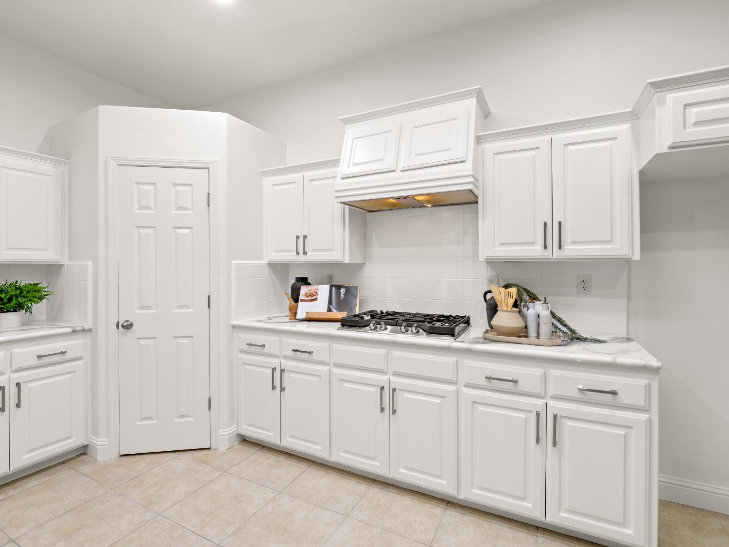 8683 N Richelle Ave, Fresno, CA 93720