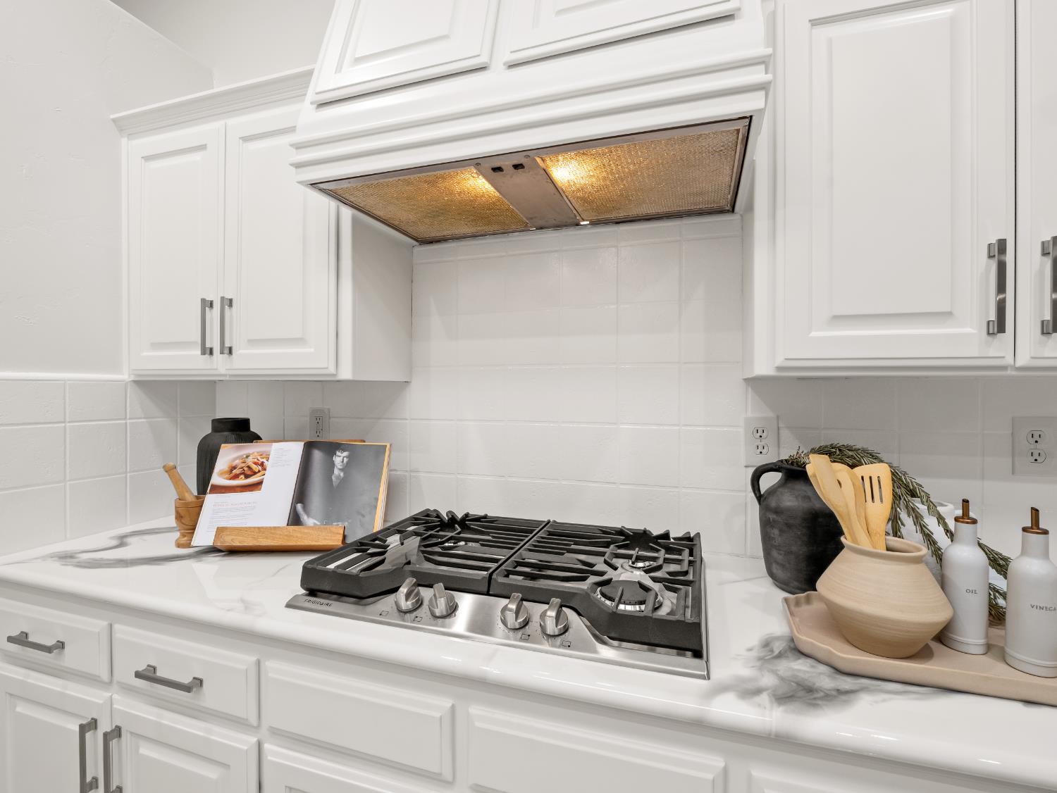 8683 N Richelle Ave, Fresno, CA 93720