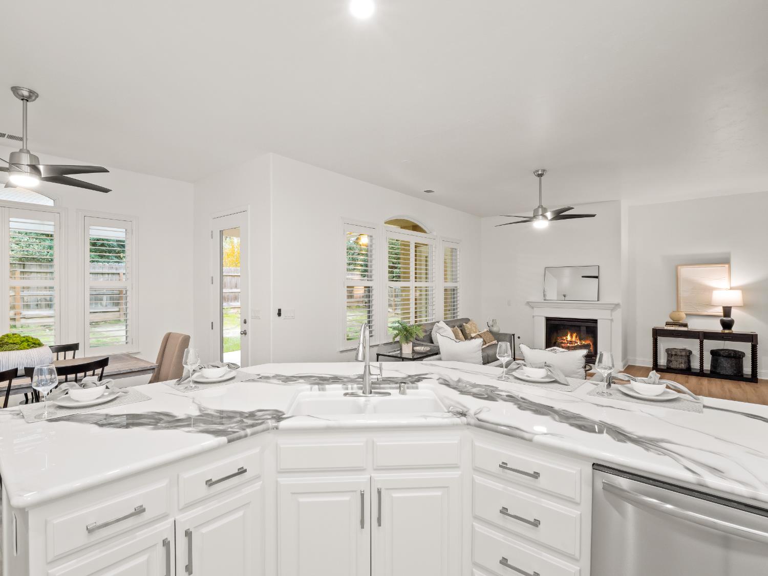 8683 N Richelle Ave, Fresno, CA 93720