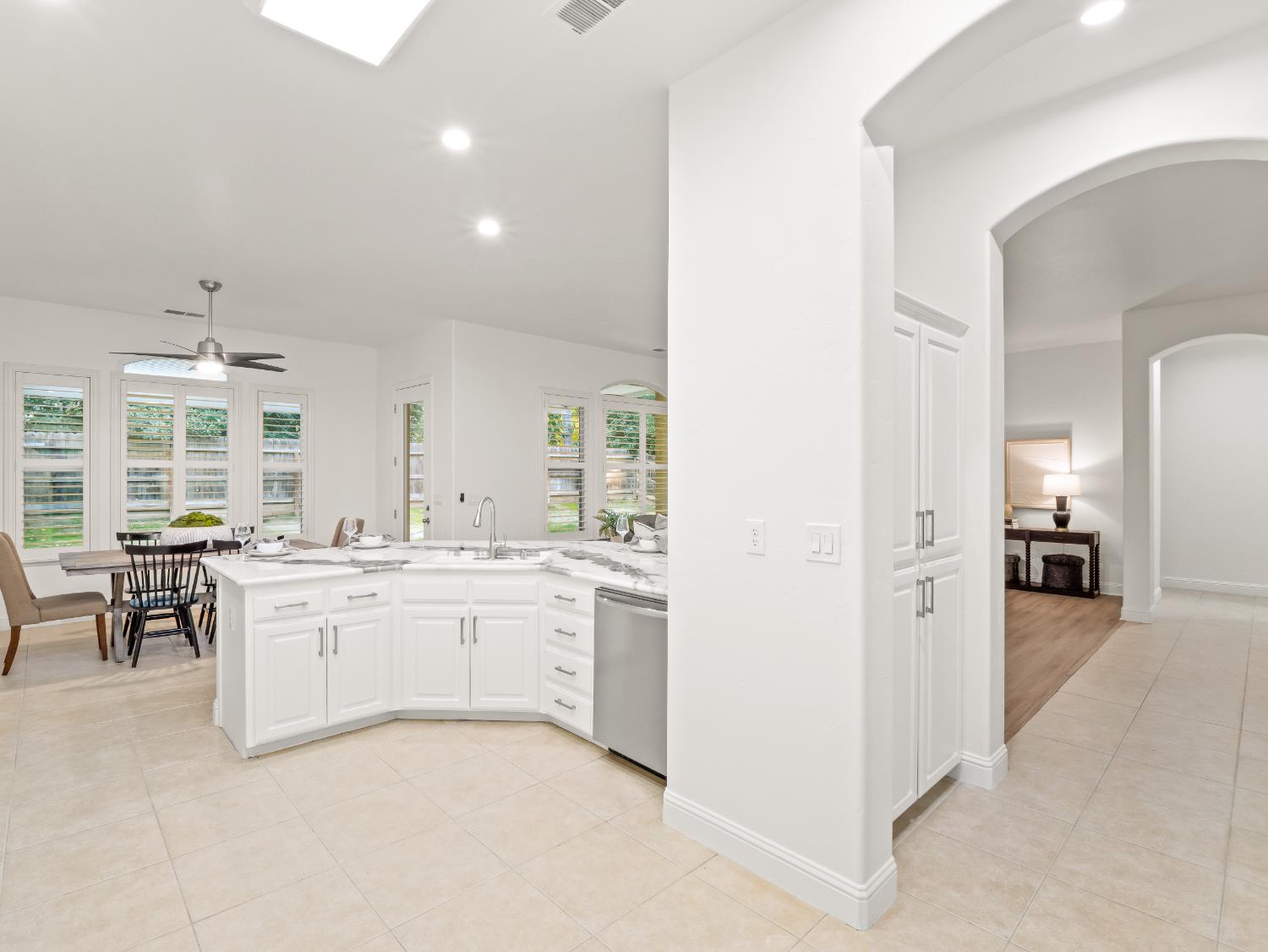 8683 N Richelle Ave, Fresno, CA 93720