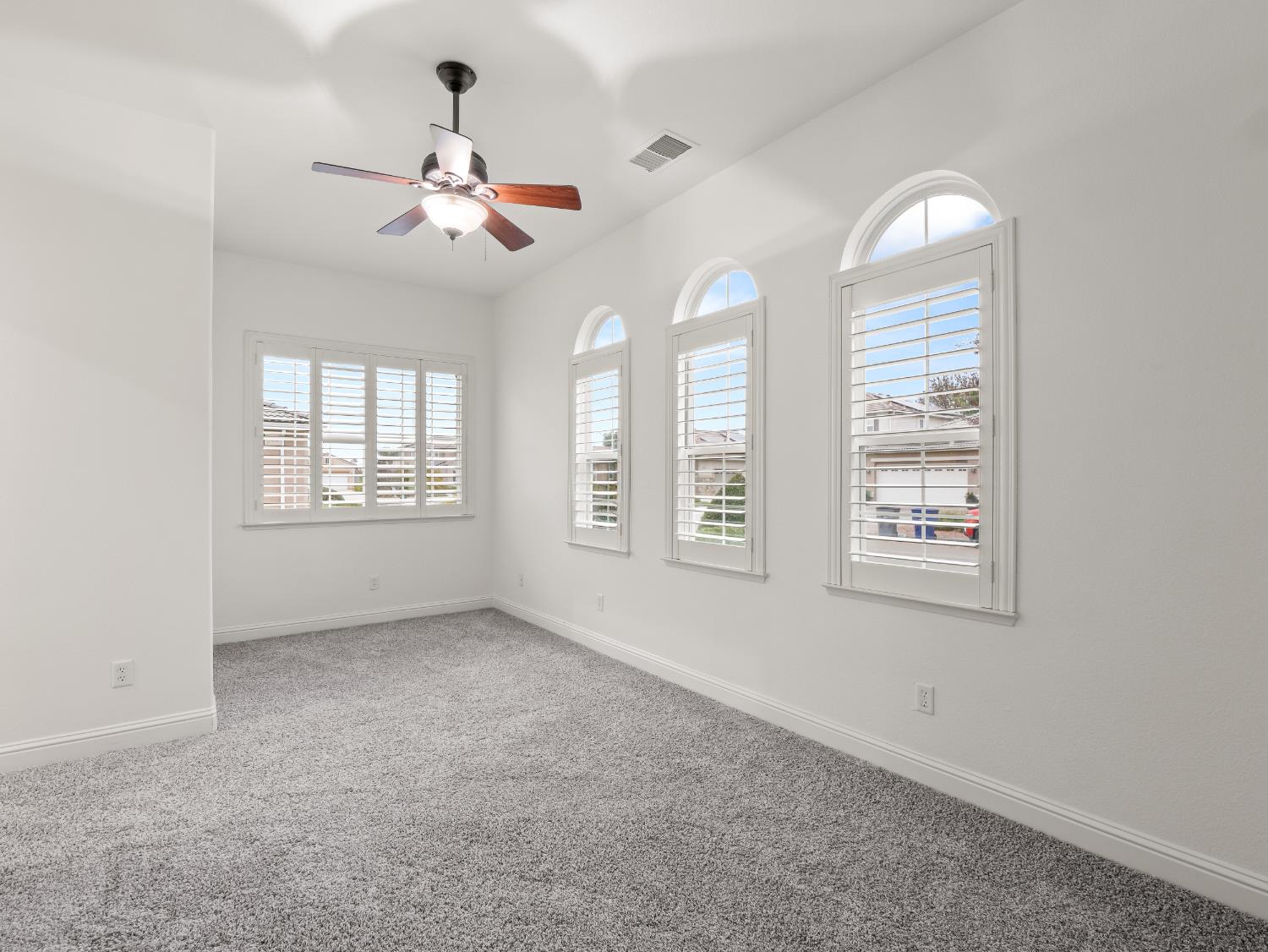 8683 N Richelle Ave, Fresno, CA 93720