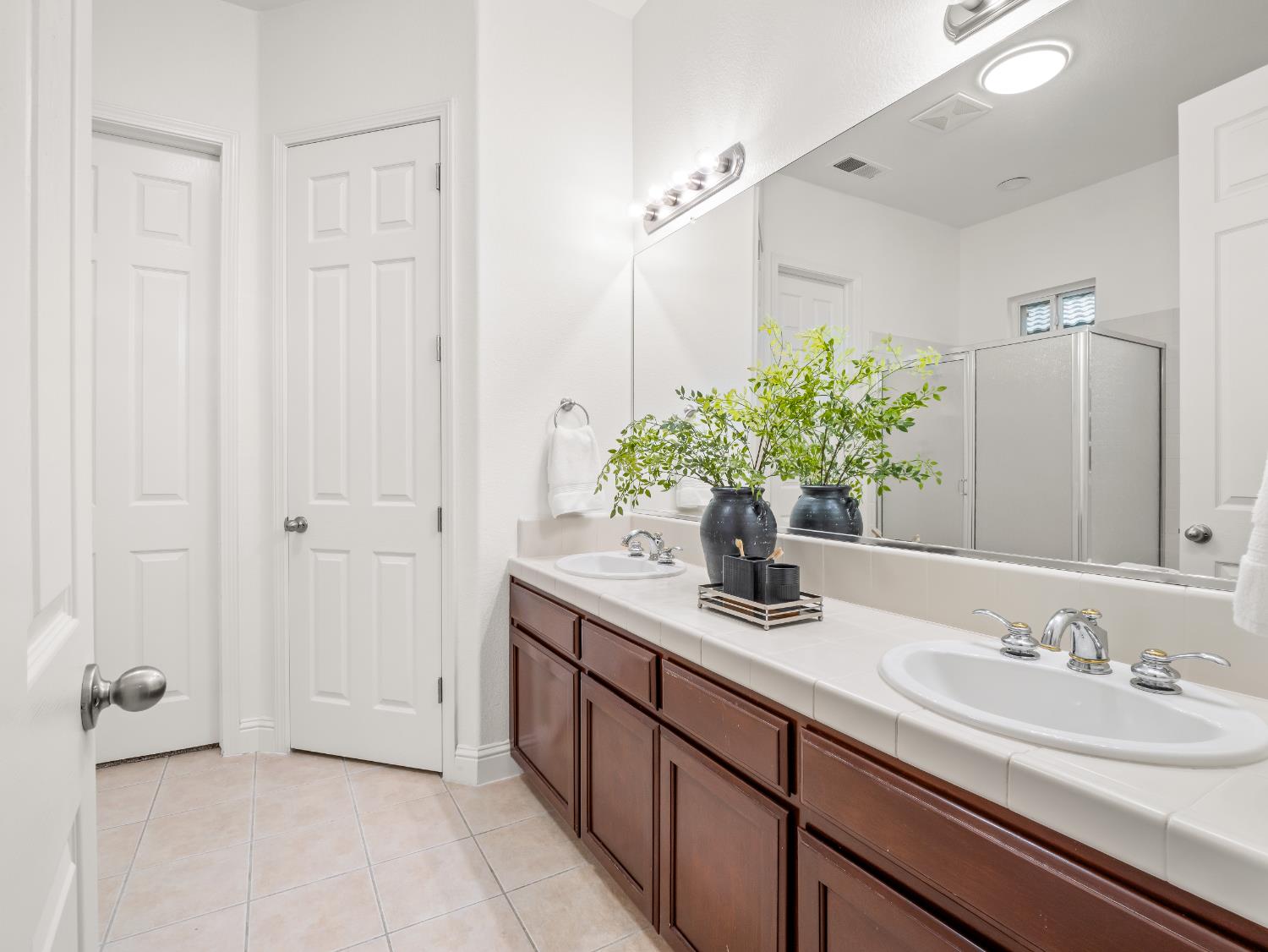 8683 N Richelle Ave, Fresno, CA 93720