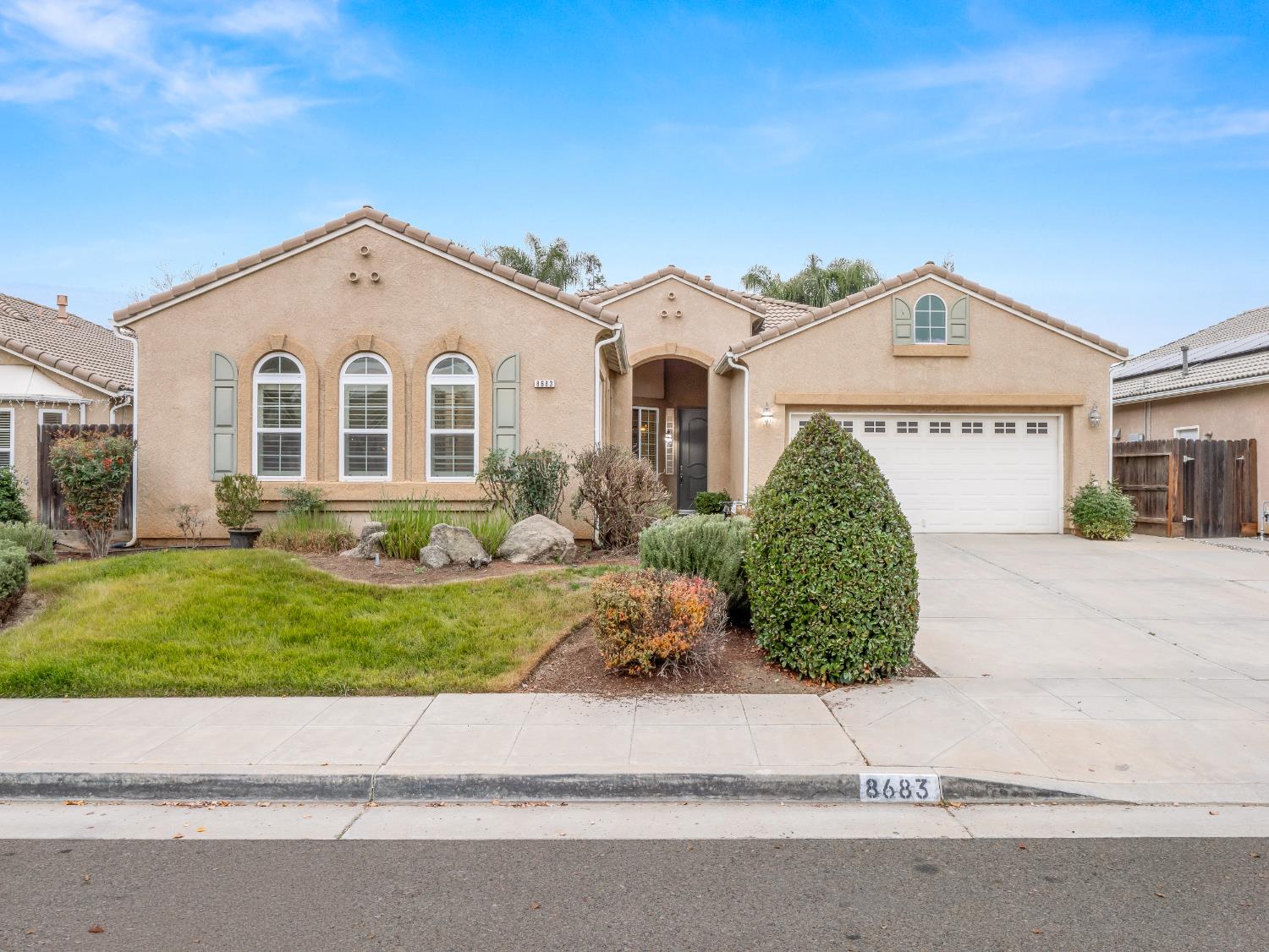 8683 N Richelle Ave, Fresno, CA 93720