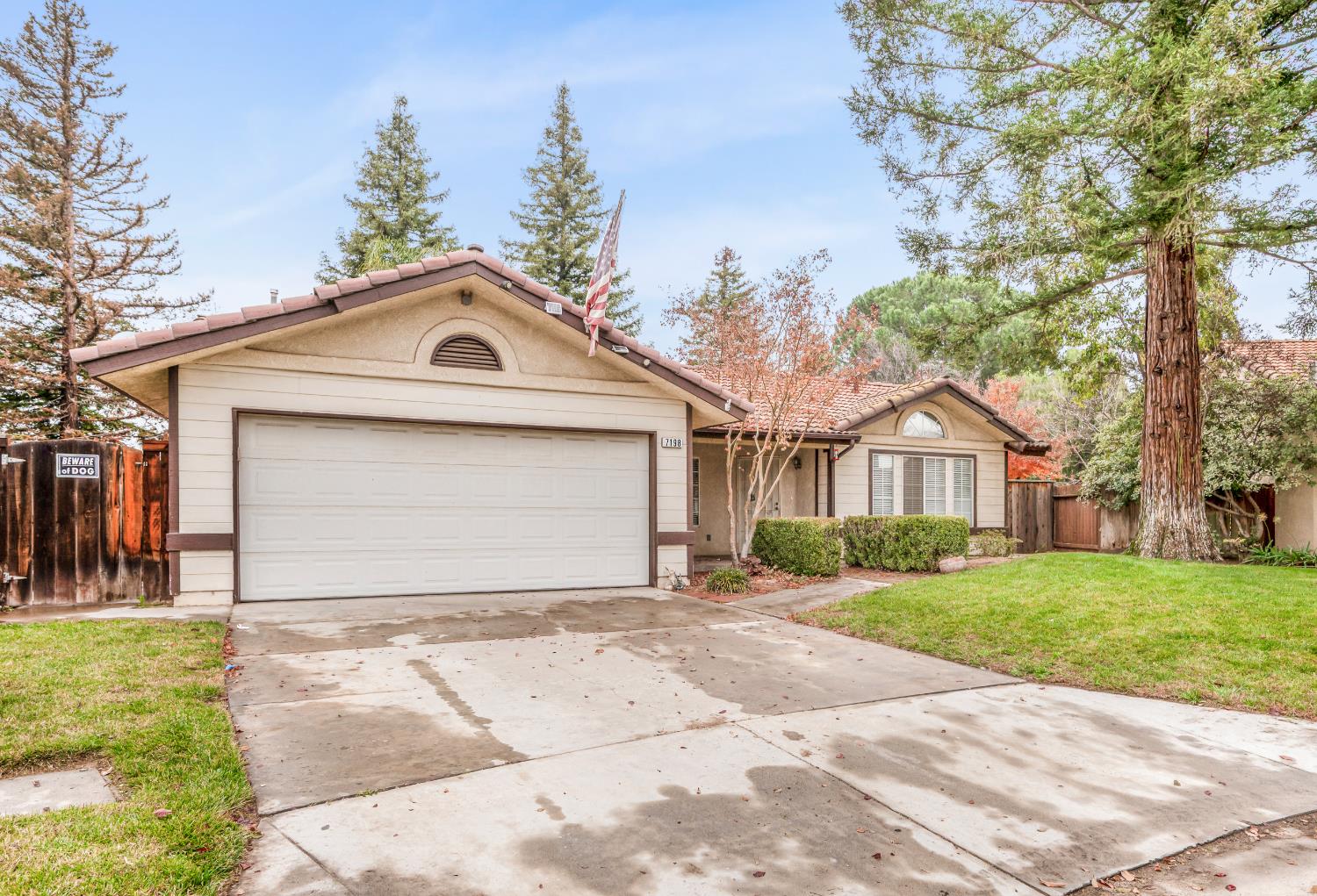 7198 N Ivanhoe Ave, Fresno, CA 93722